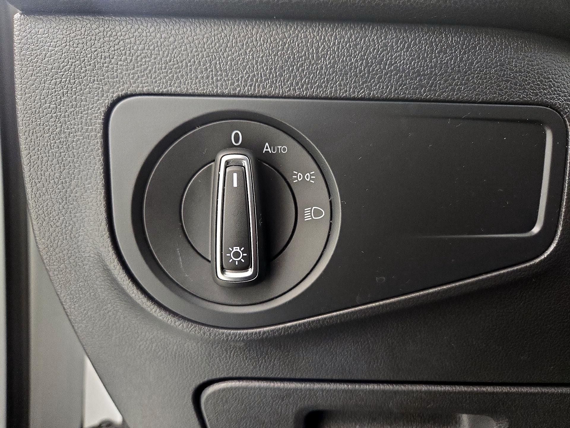 Thumbnail: 2022 Volkswagen Tiguan - 13