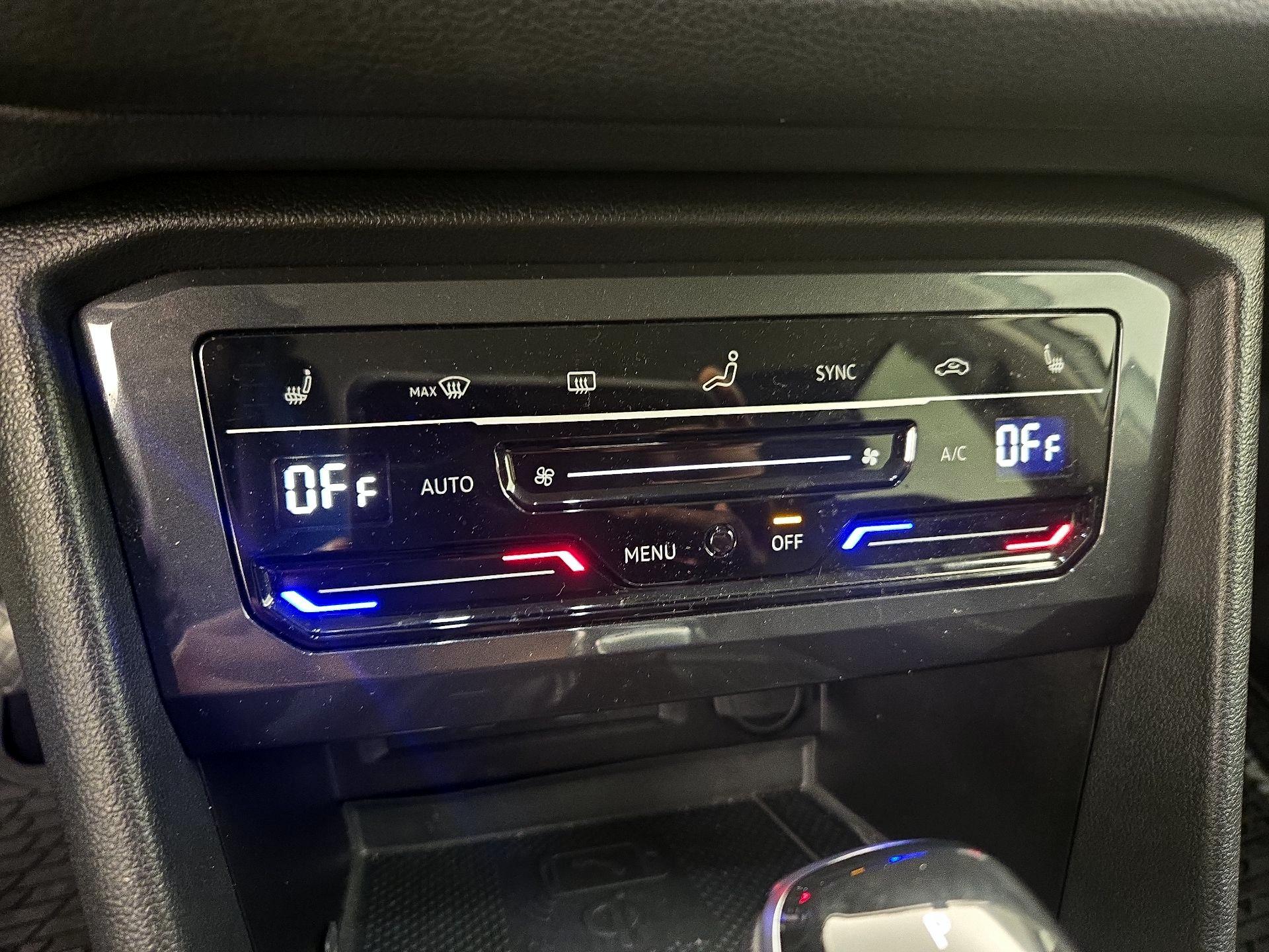 Thumbnail: 2022 Volkswagen Tiguan - 16