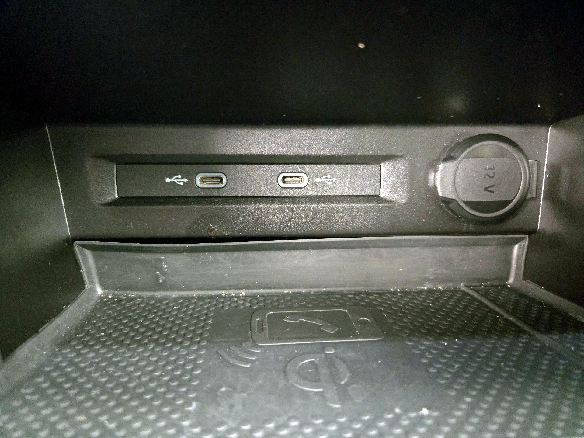 Thumbnail: 2022 Volkswagen Tiguan - 18