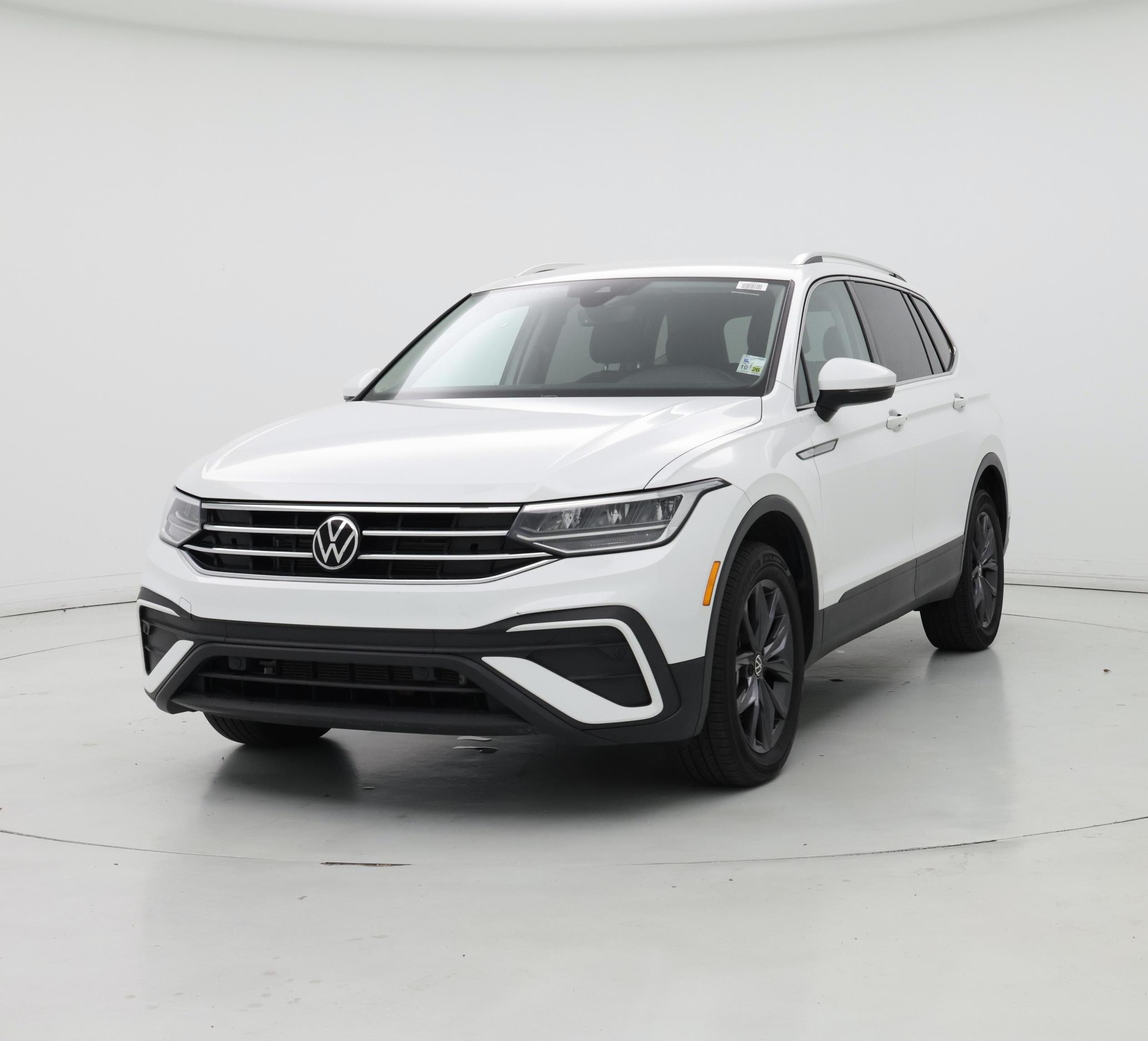 Thumbnail: 2022 Volkswagen Tiguan - 4
