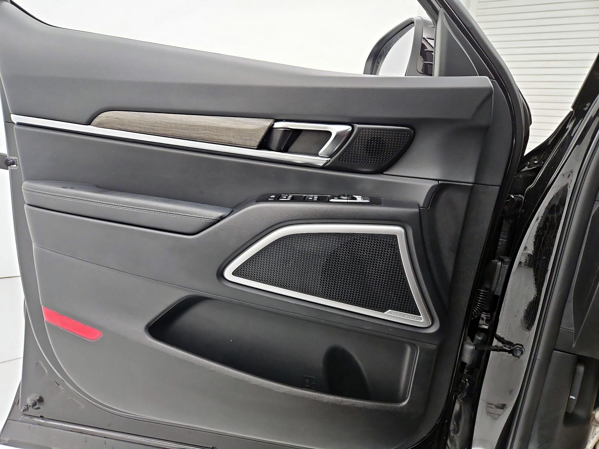 Thumbnail: 2022 Kia Telluride - 12