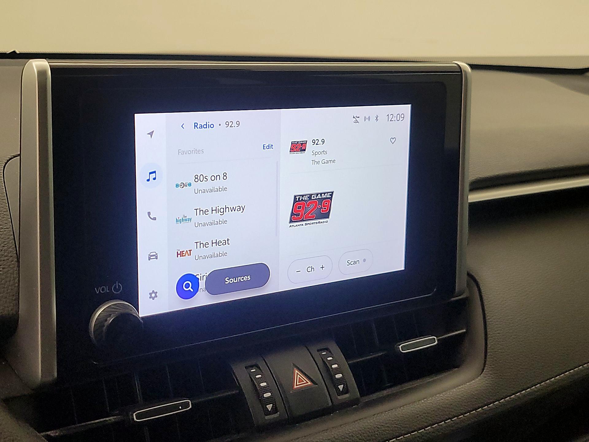 Thumbnail: 2023 Toyota RAV4 - 15