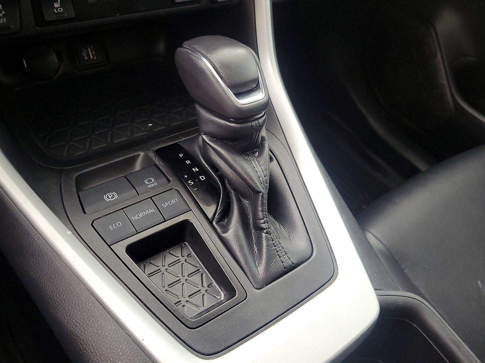 Thumbnail: 2023 Toyota RAV4 - 17