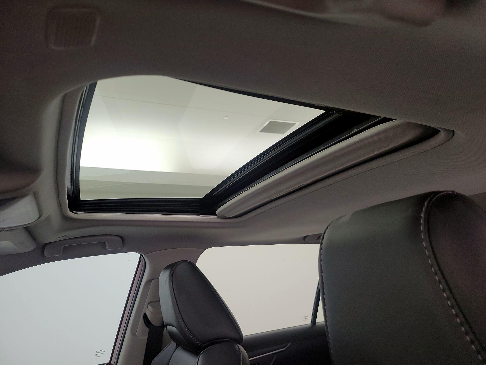 Thumbnail: 2023 Toyota RAV4 - 19