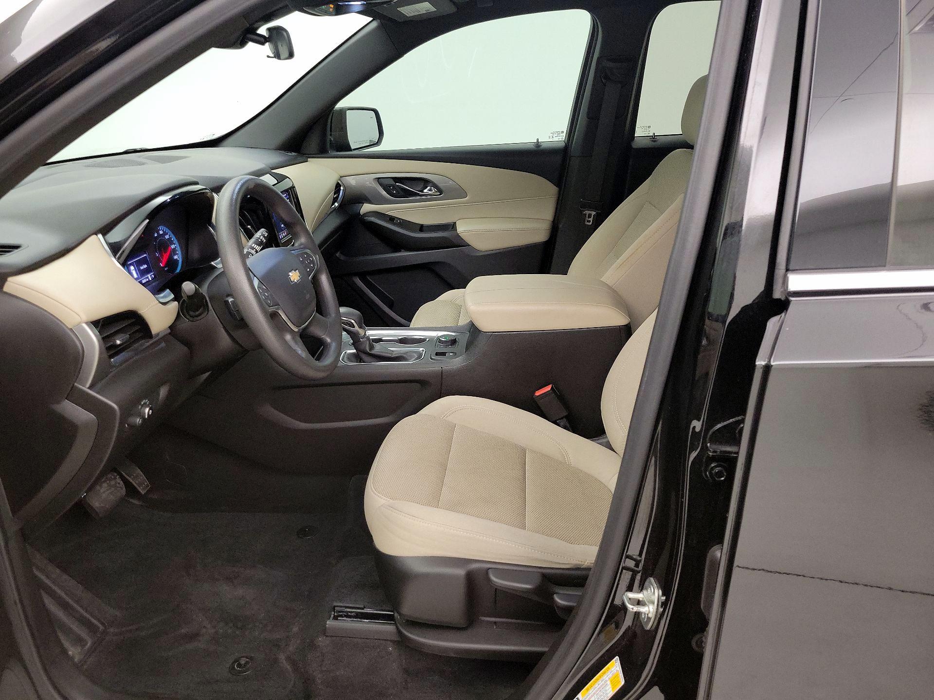 Thumbnail: 2023 Chevrolet Traverse - 11