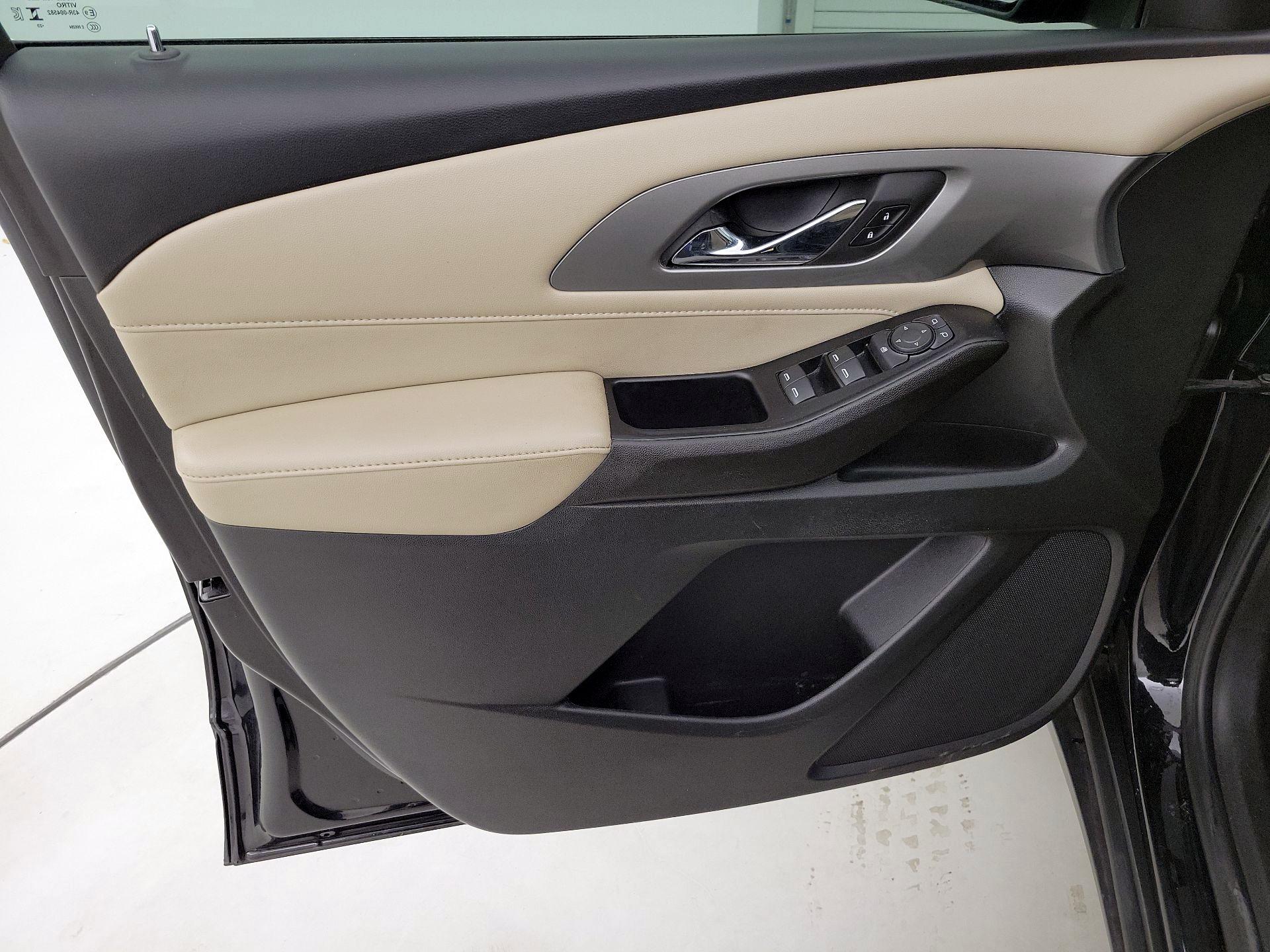 Thumbnail: 2023 Chevrolet Traverse - 12