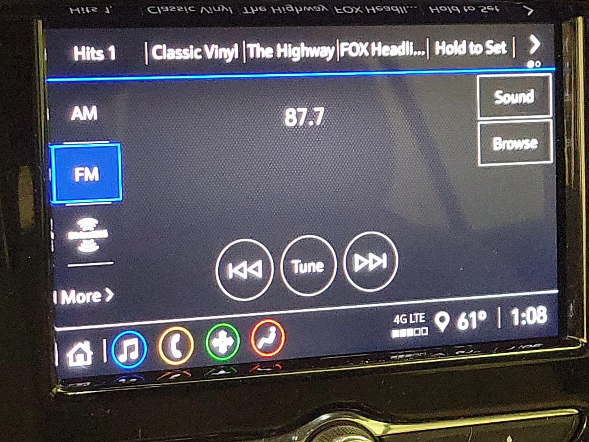 Thumbnail: 2023 Chevrolet Traverse - 15