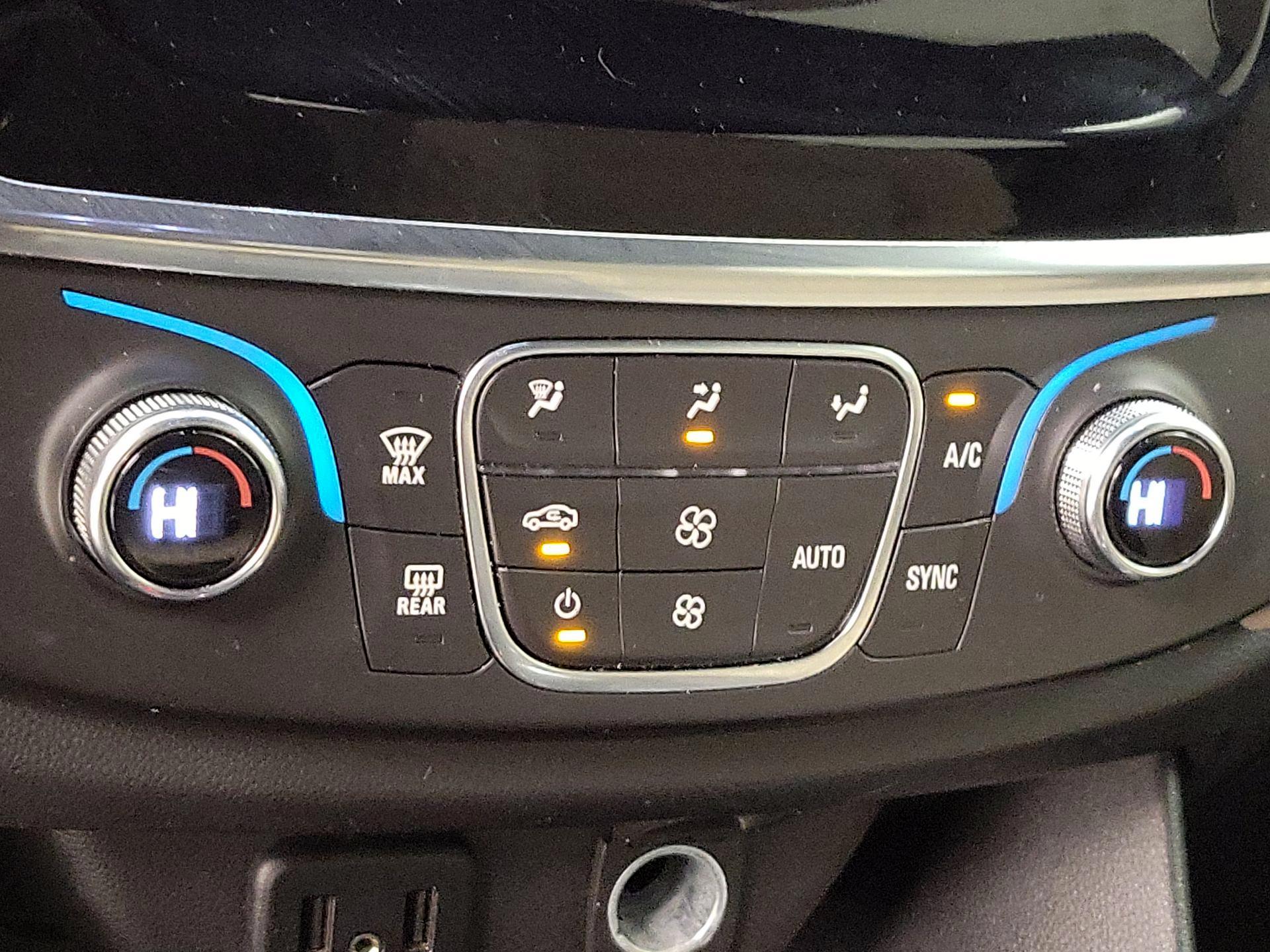 Thumbnail: 2023 Chevrolet Traverse - 16