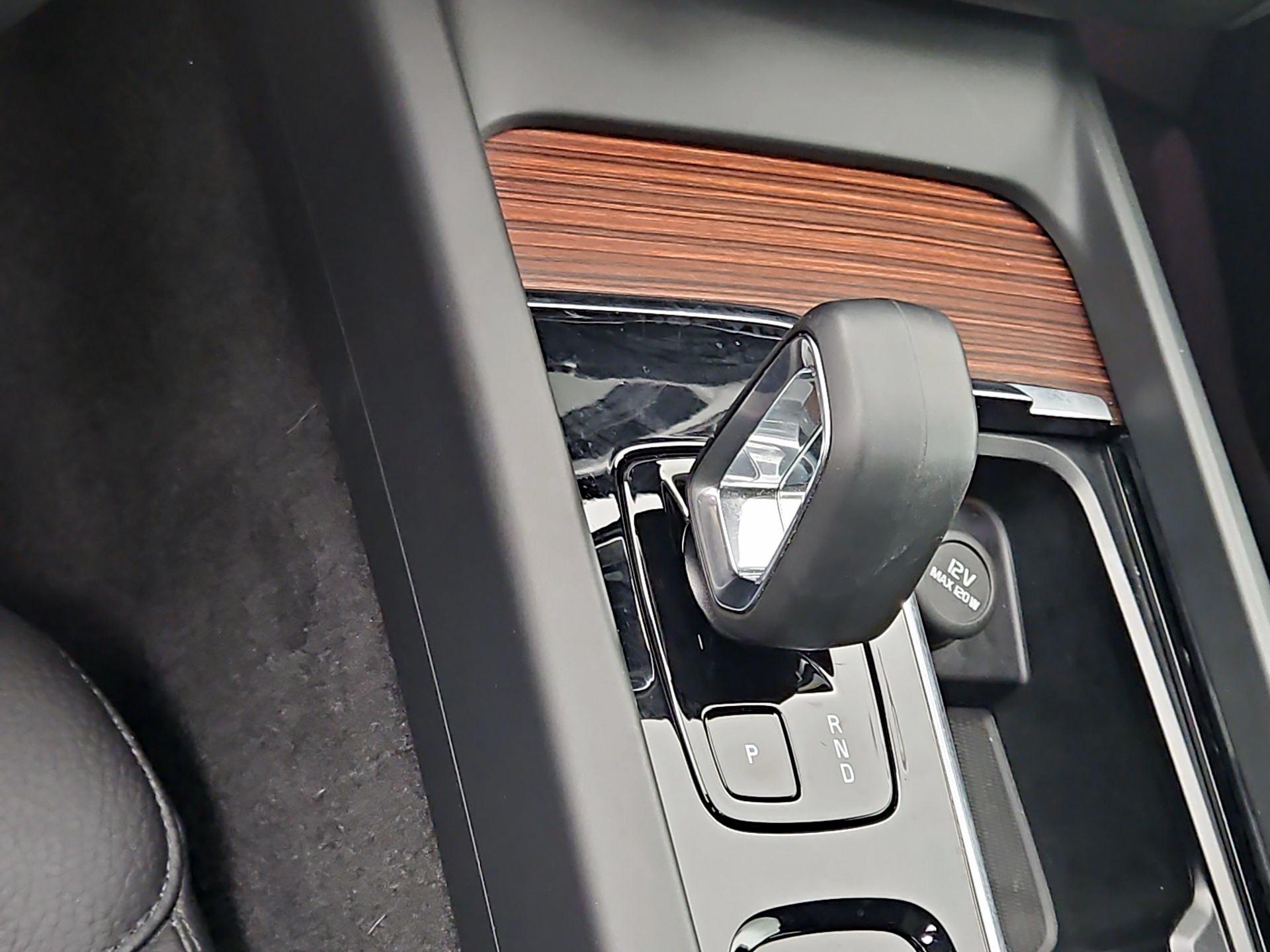 Thumbnail: 2023 Volvo XC60 - 17