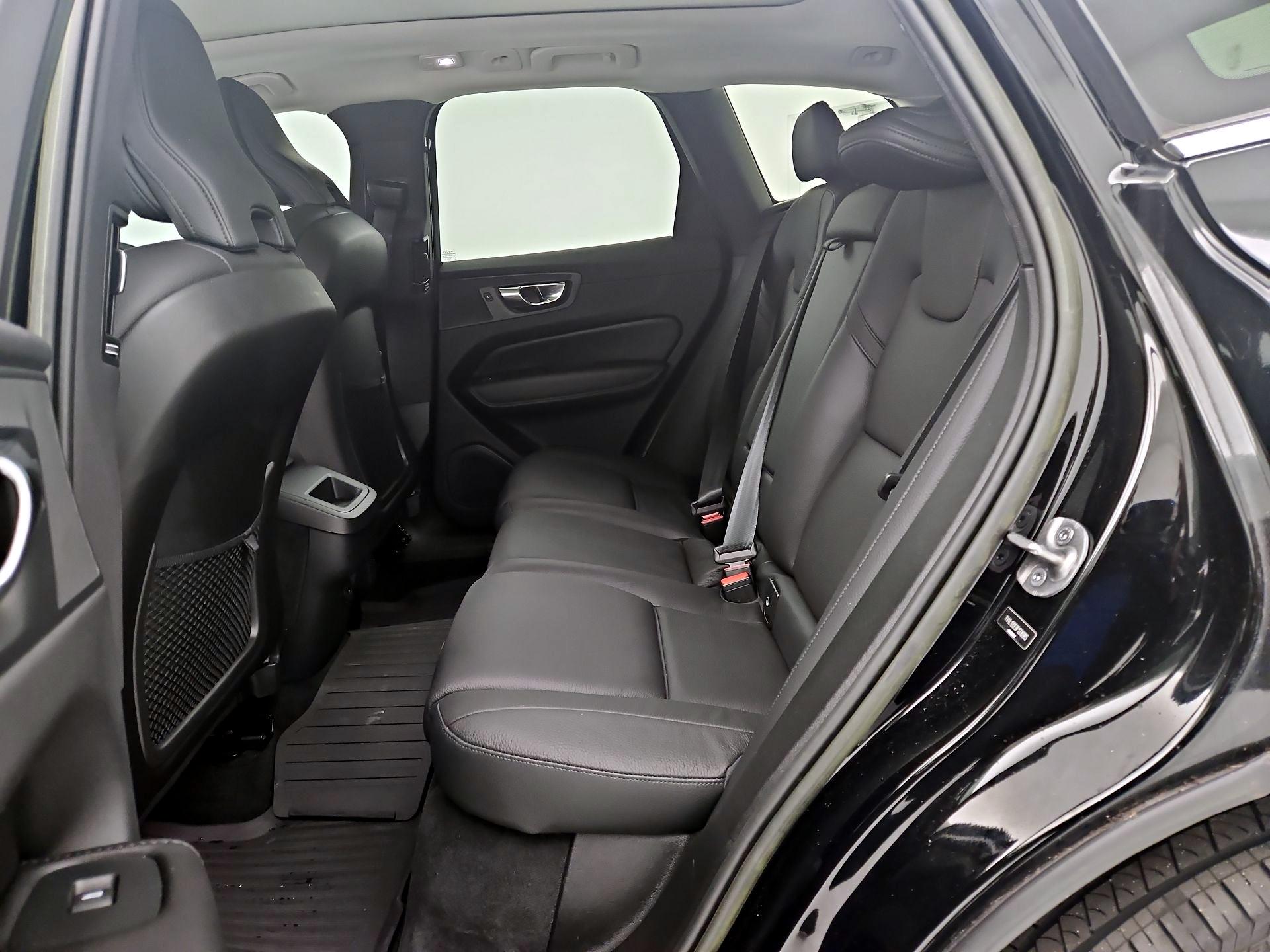 Thumbnail: 2023 Volvo XC60 - 20