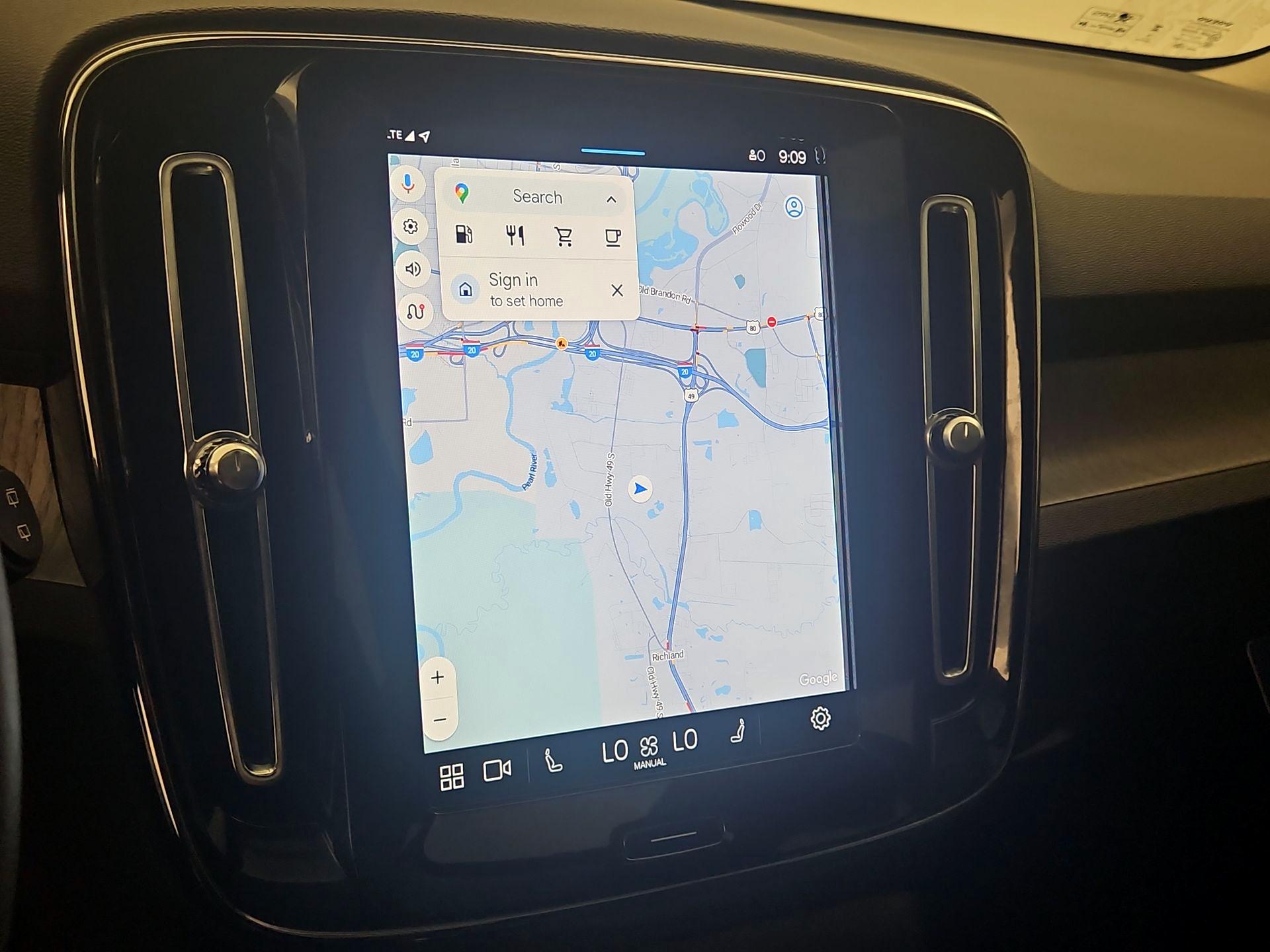 Thumbnail: 2024 Volvo XC40 - 14