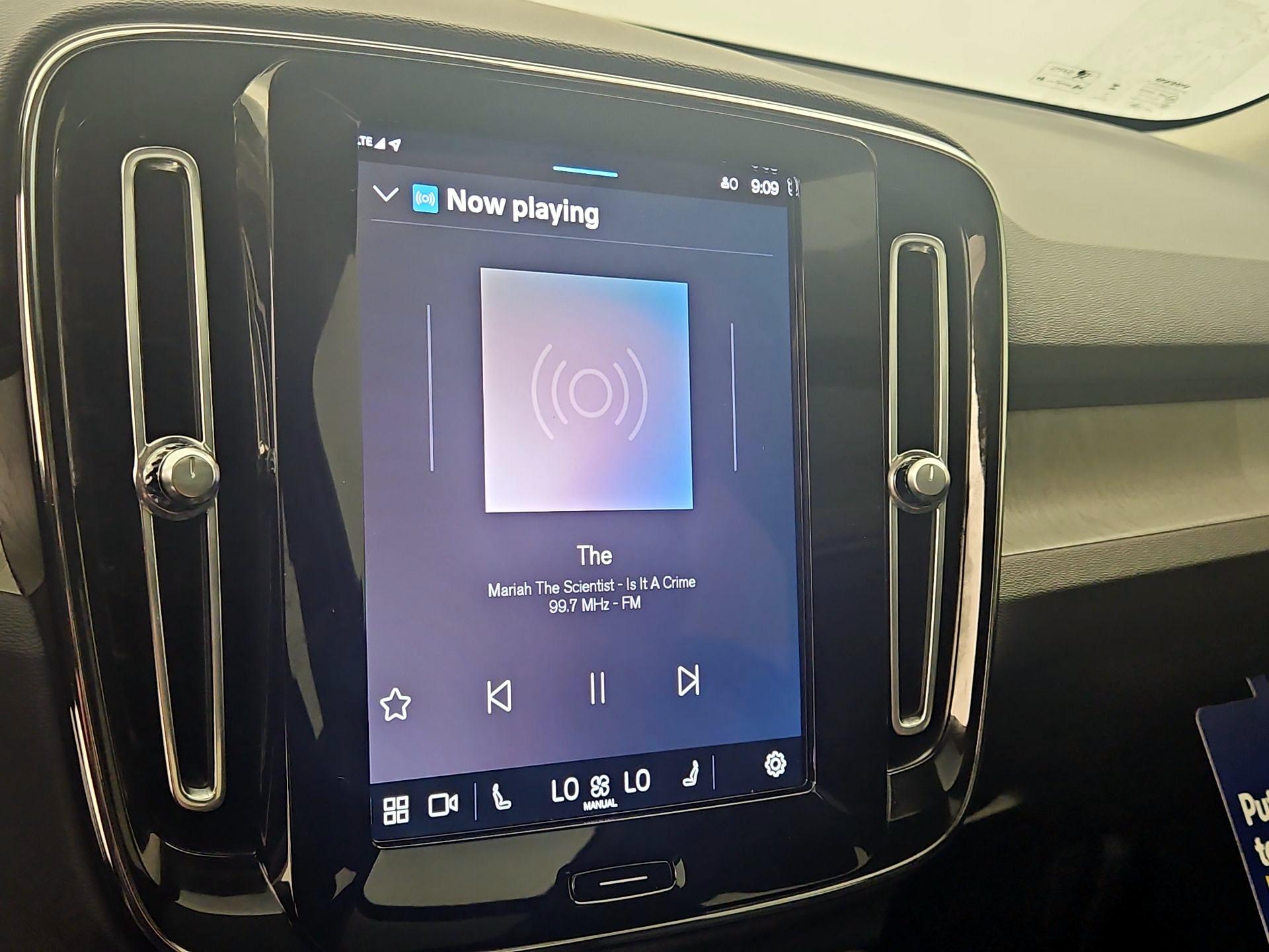 Thumbnail: 2024 Volvo XC40 - 16