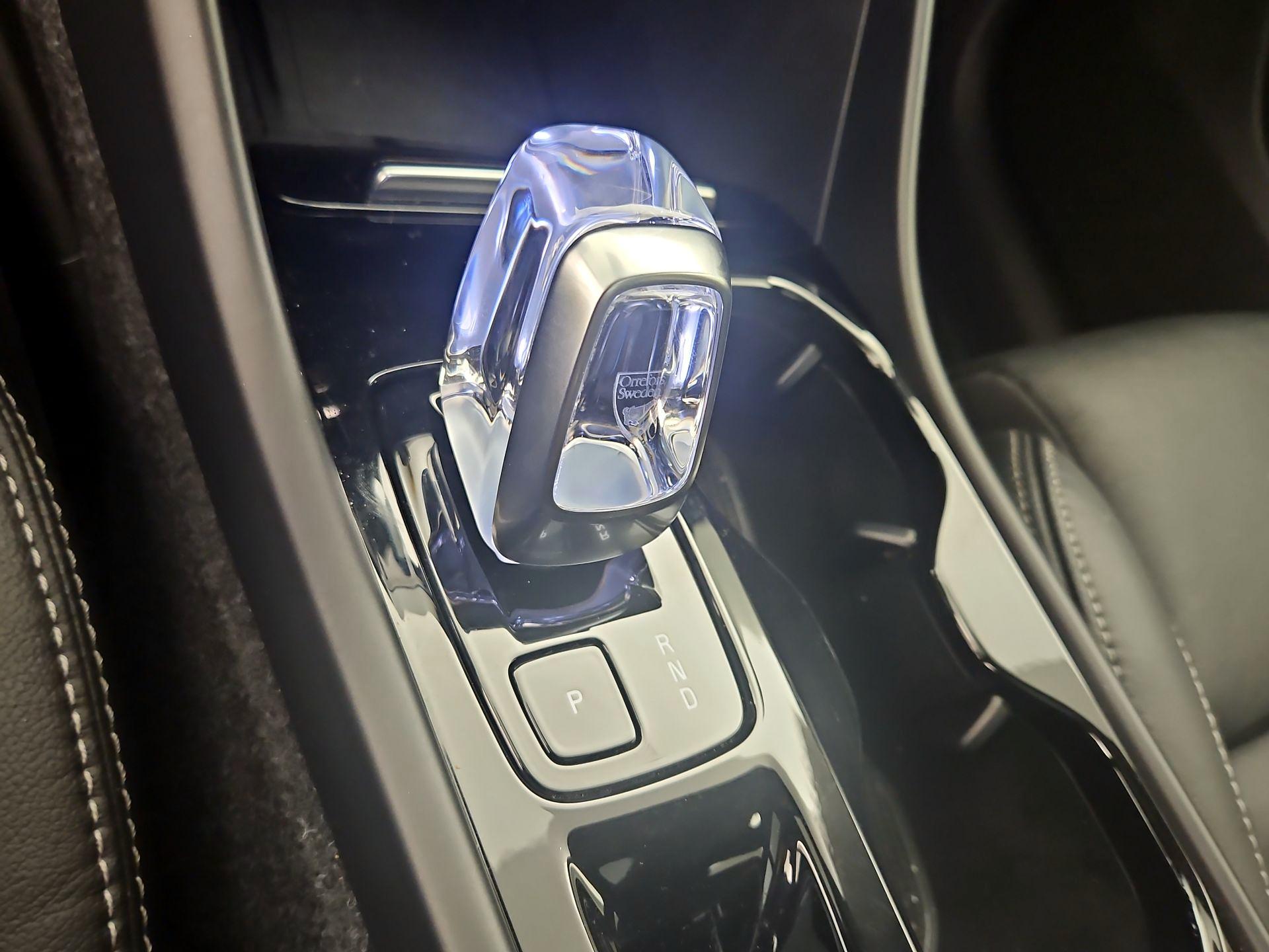 Thumbnail: 2024 Volvo XC40 - 18