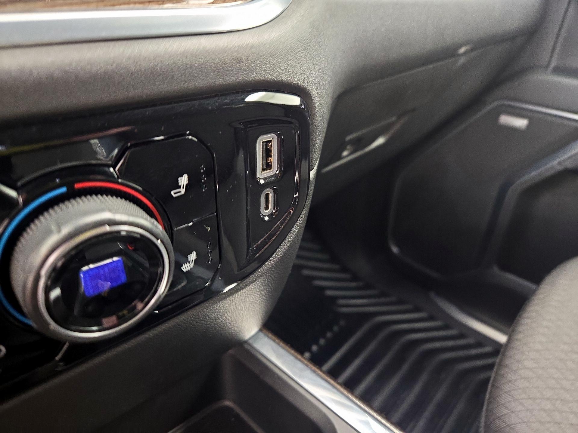 Thumbnail: 2022 Chevrolet Silverado 1500 - 18