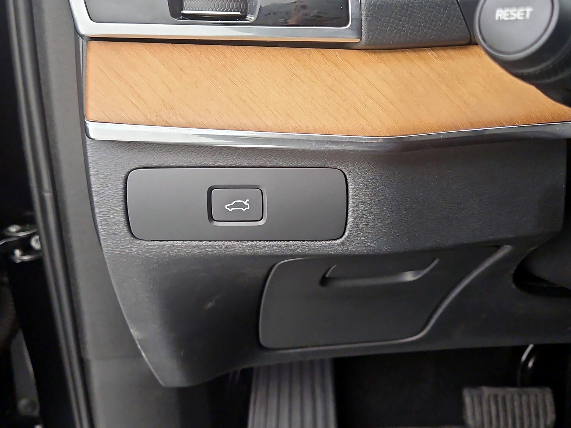 Thumbnail: 2024 Volvo XC90 - 13