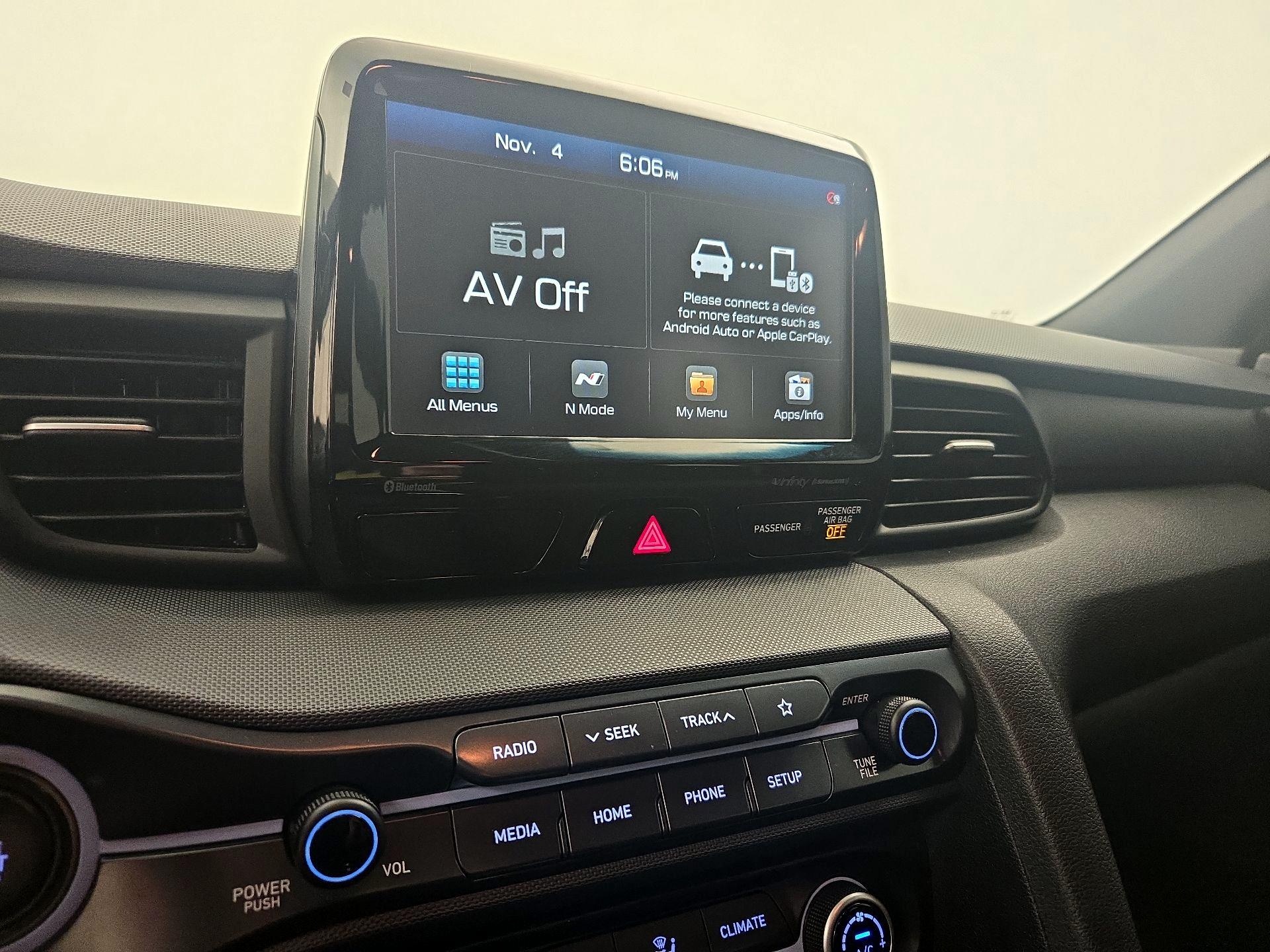 Thumbnail: 2020 Hyundai Veloster - 15