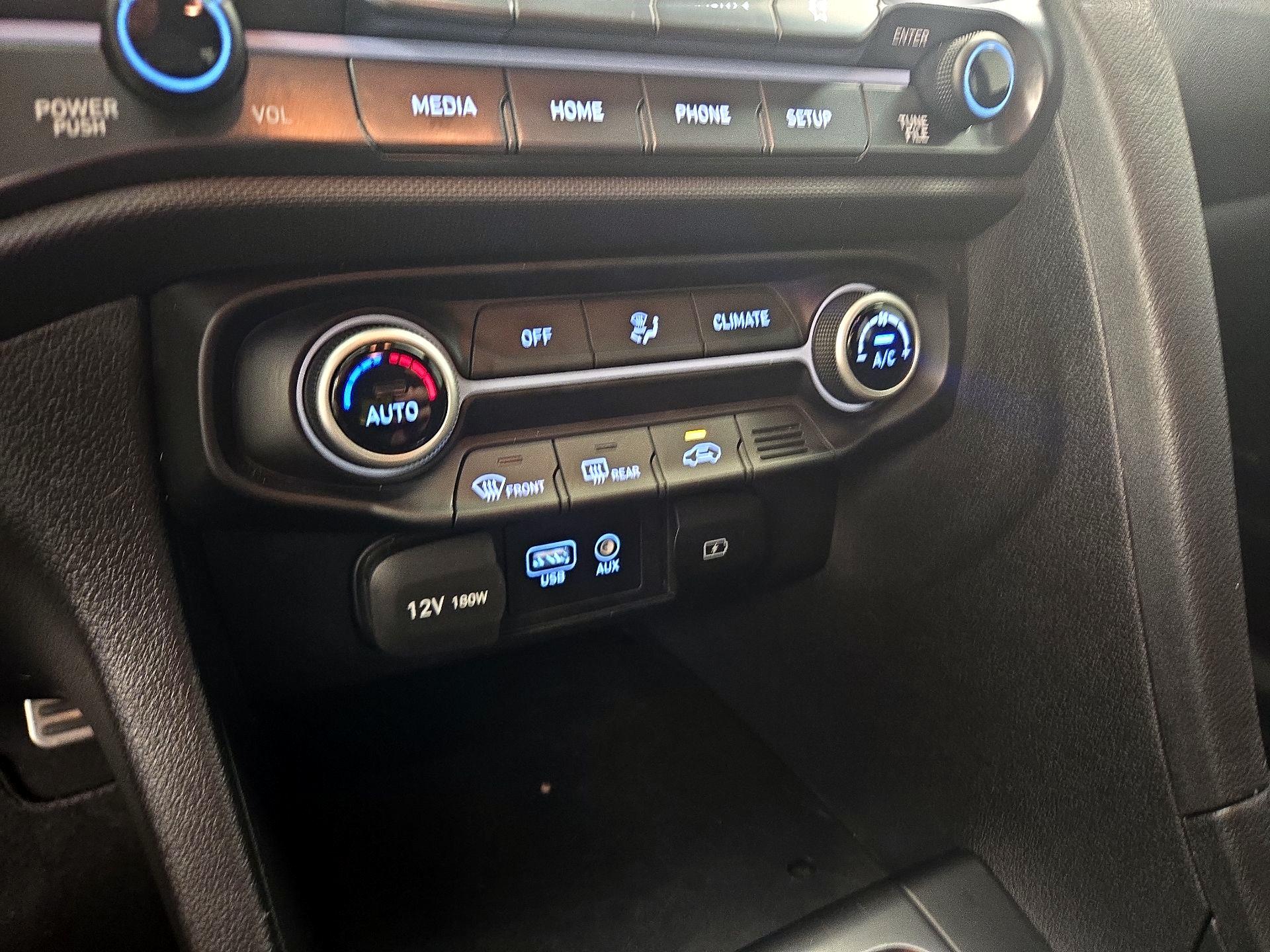 Thumbnail: 2020 Hyundai Veloster - 16