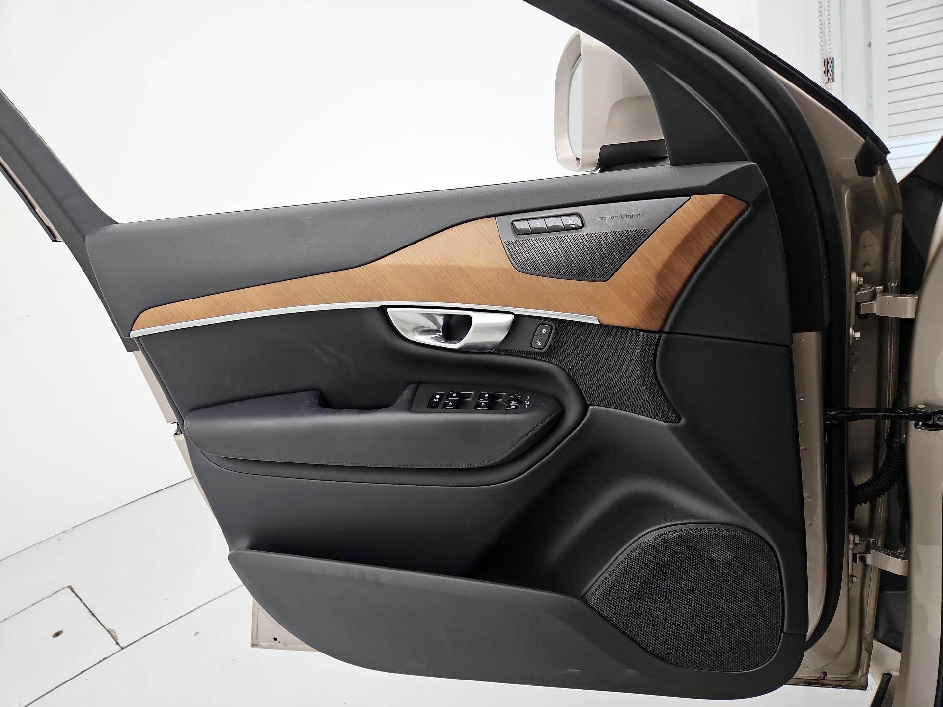 Thumbnail: 2024 Volvo XC90 - 12