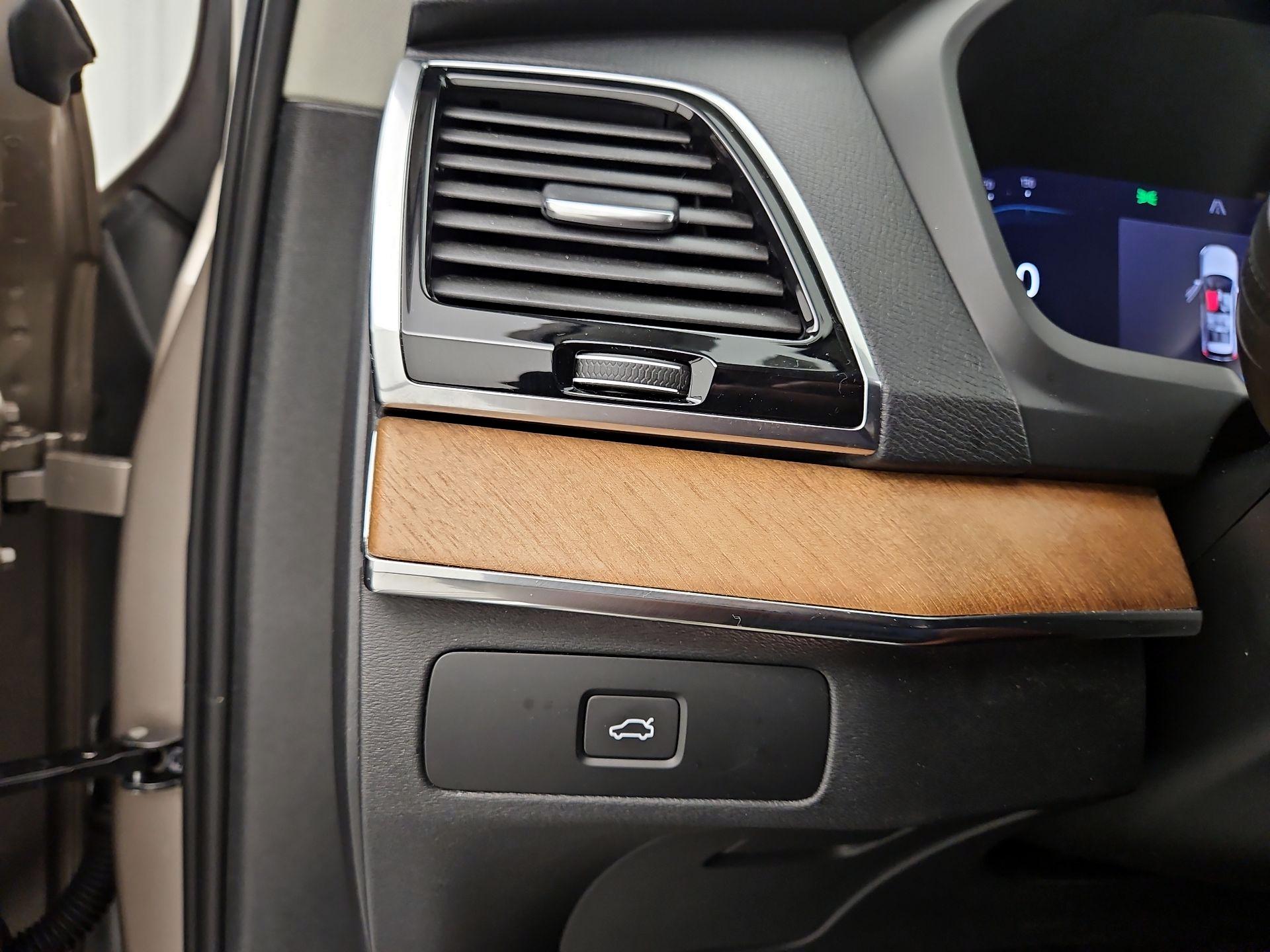 Thumbnail: 2024 Volvo XC90 - 13