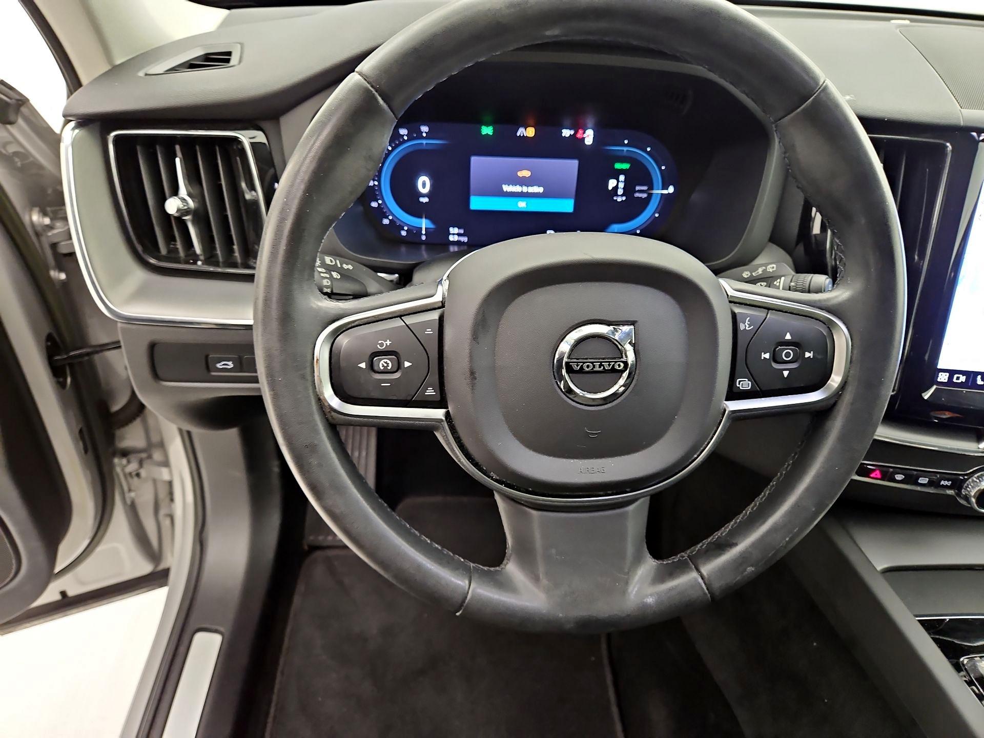 Thumbnail: 2023 Volvo XC60 - 10