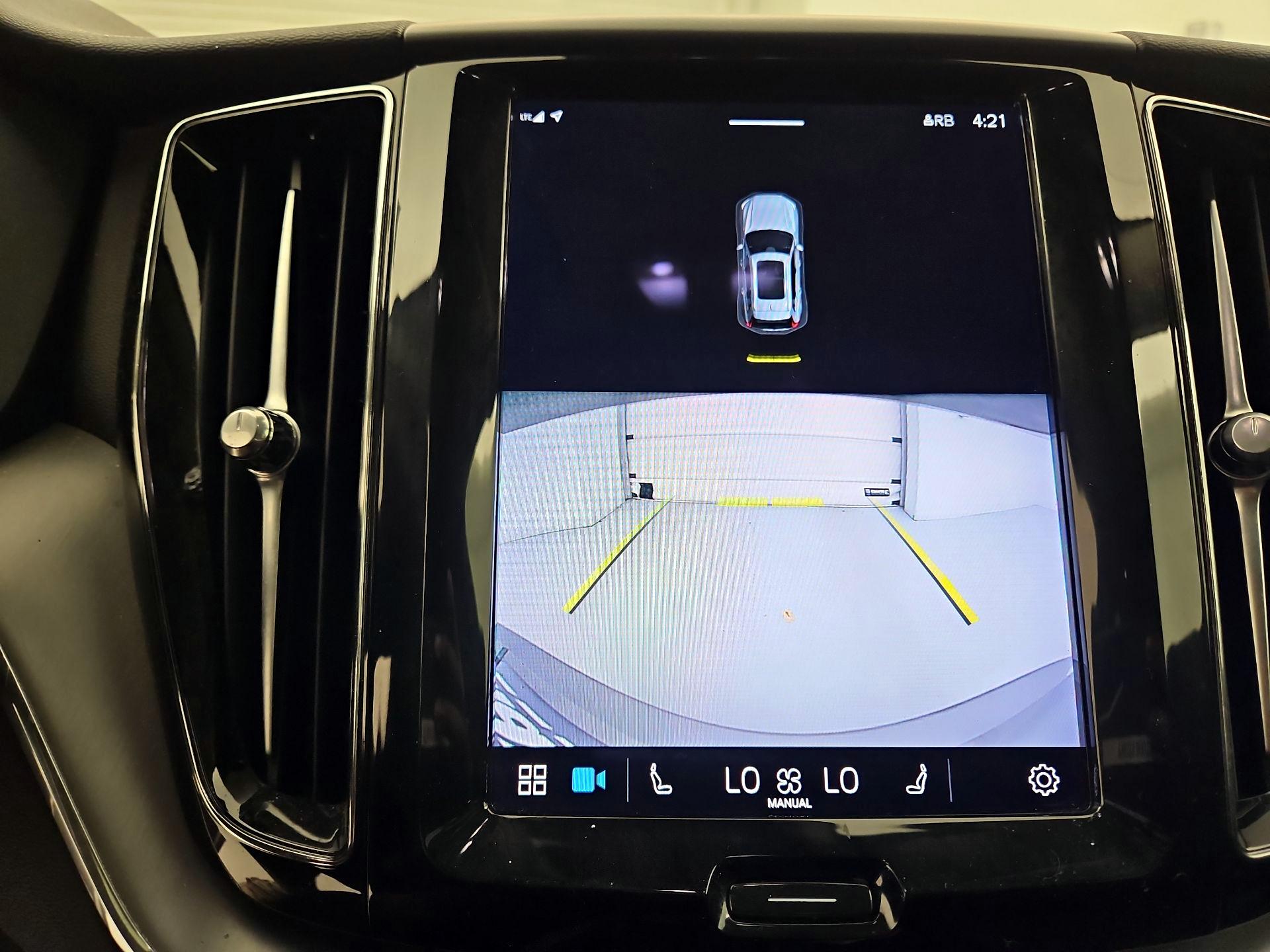 Thumbnail: 2023 Volvo XC60 - 15