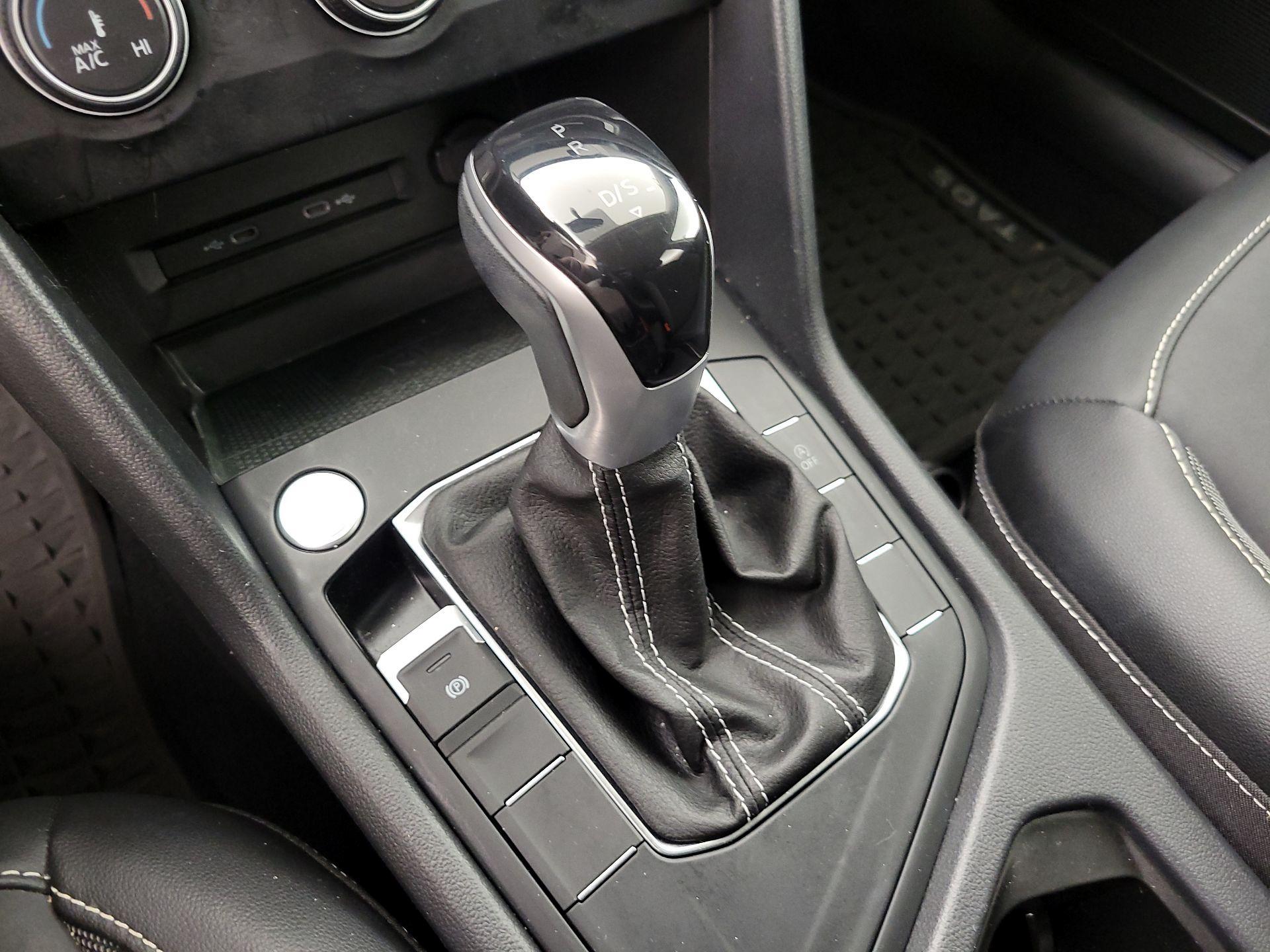 Thumbnail: 2022 Volkswagen Taos - 17