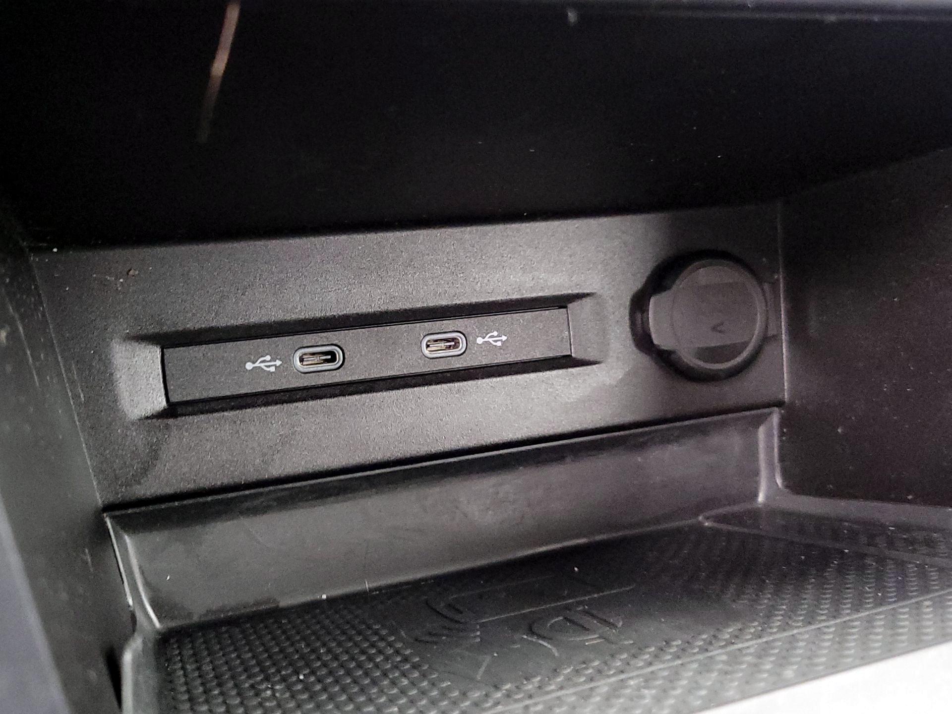 Thumbnail: 2022 Volkswagen Taos - 18