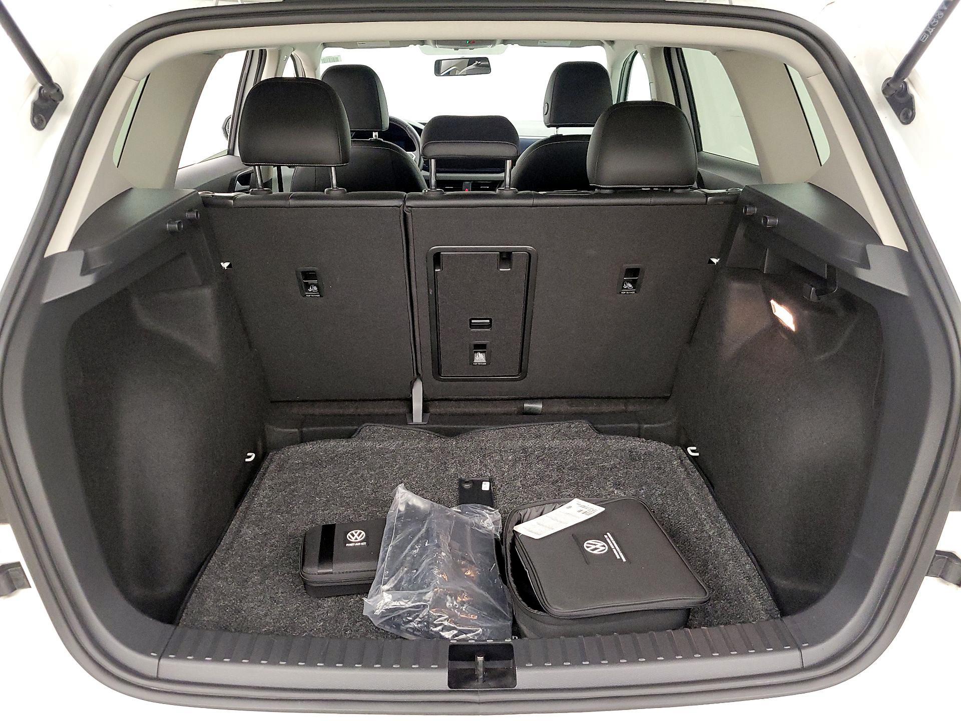 Thumbnail: 2022 Volkswagen Taos - 20