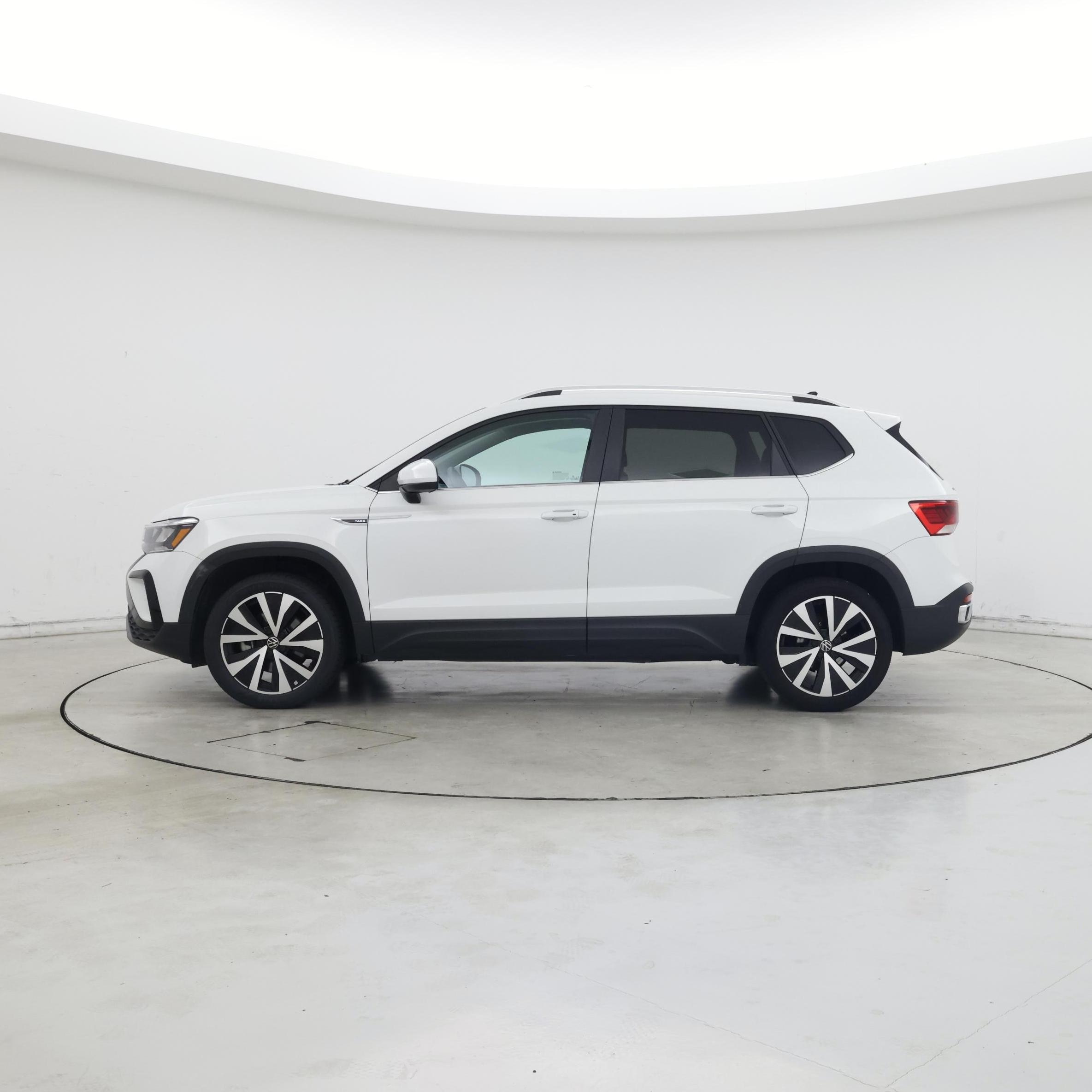 Thumbnail: 2022 Volkswagen Taos - 3