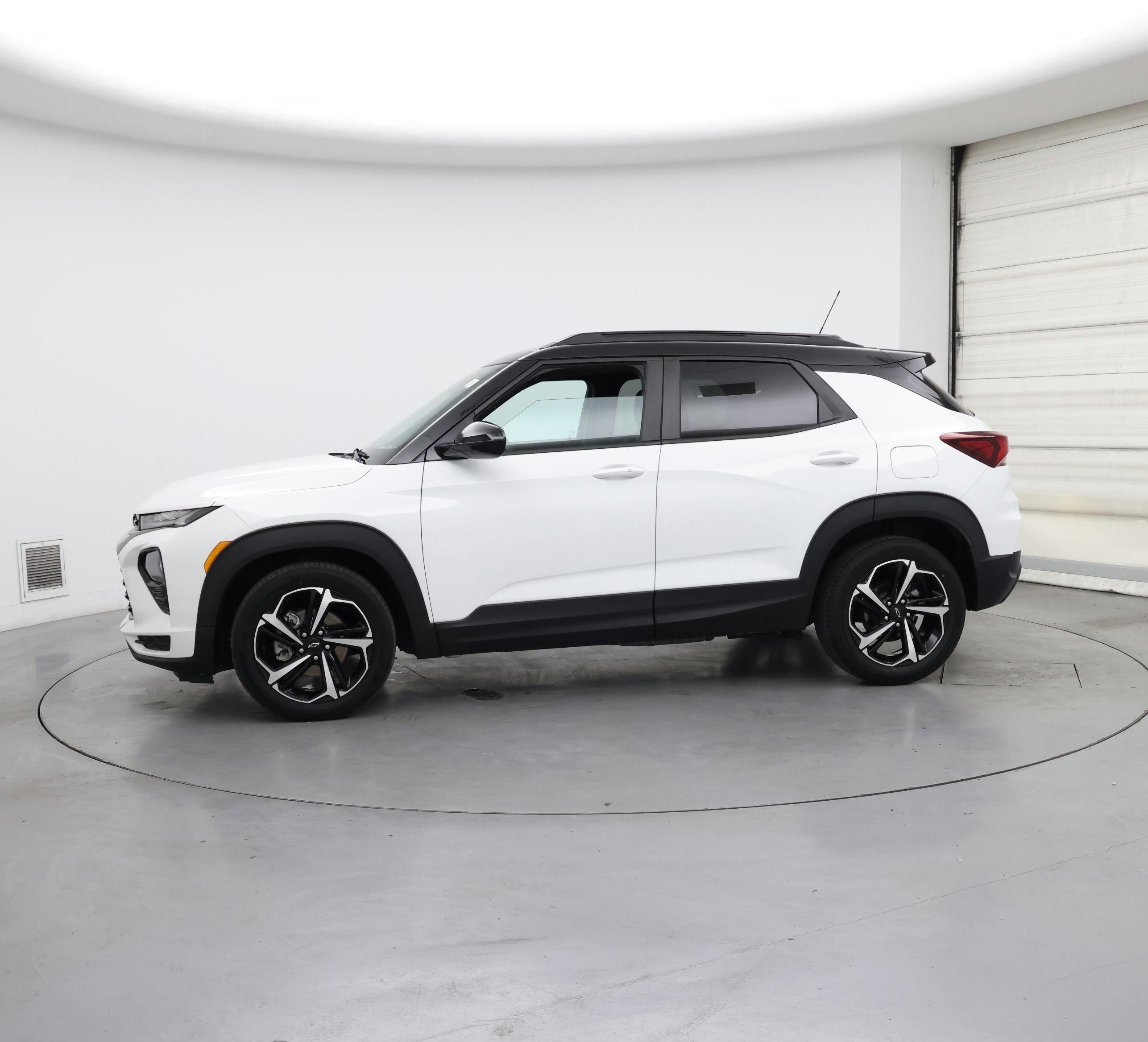 Thumbnail: 2021 Chevrolet TrailBlazer - 3