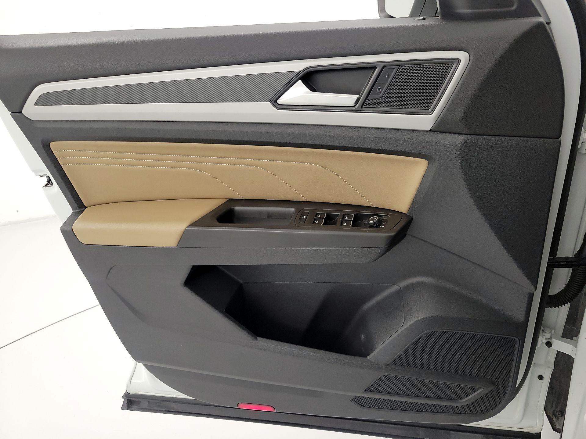 Thumbnail: 2022 Volkswagen Atlas - 12