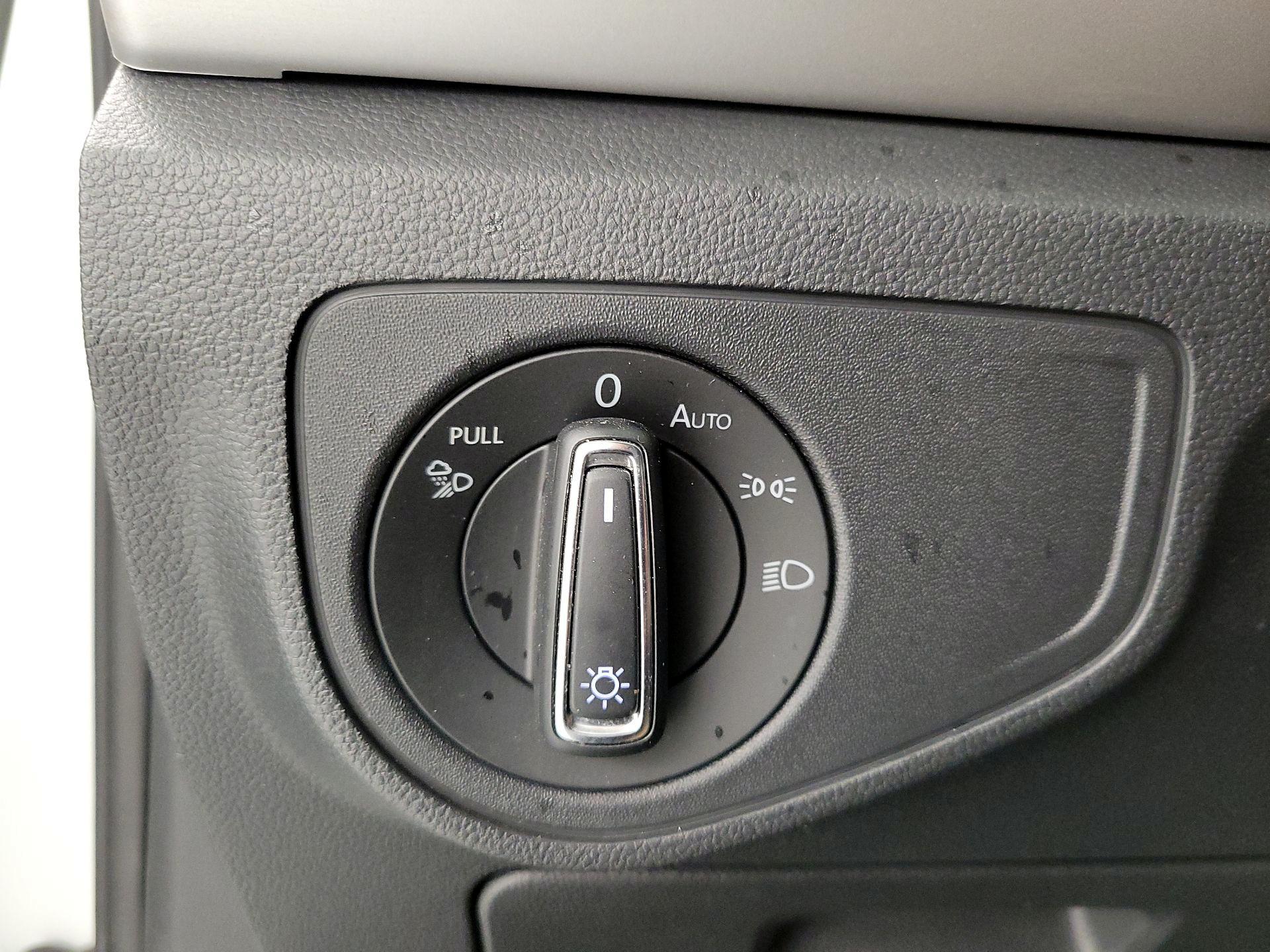 Thumbnail: 2022 Volkswagen Atlas - 13