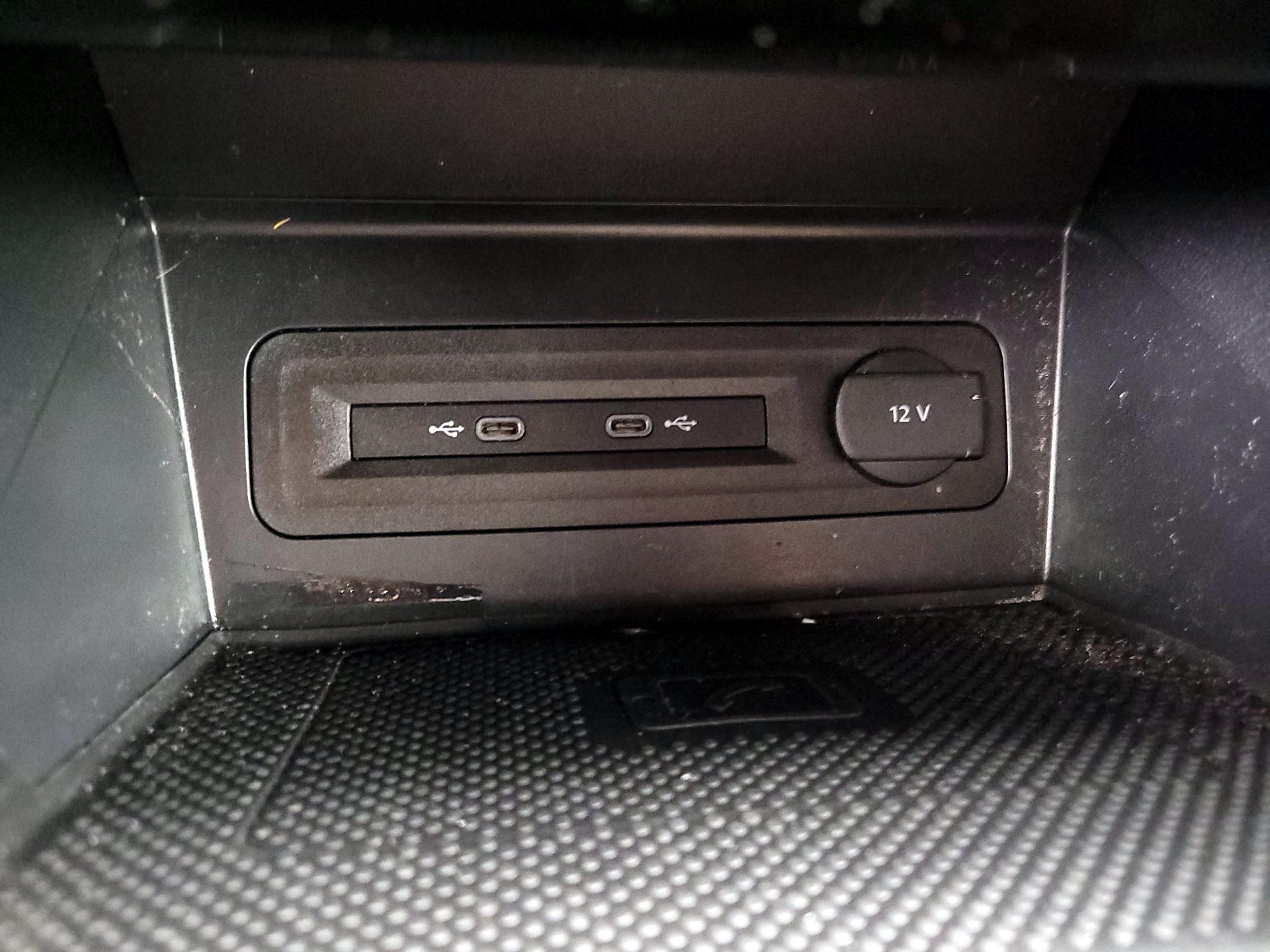 Thumbnail: 2022 Volkswagen Atlas - 18