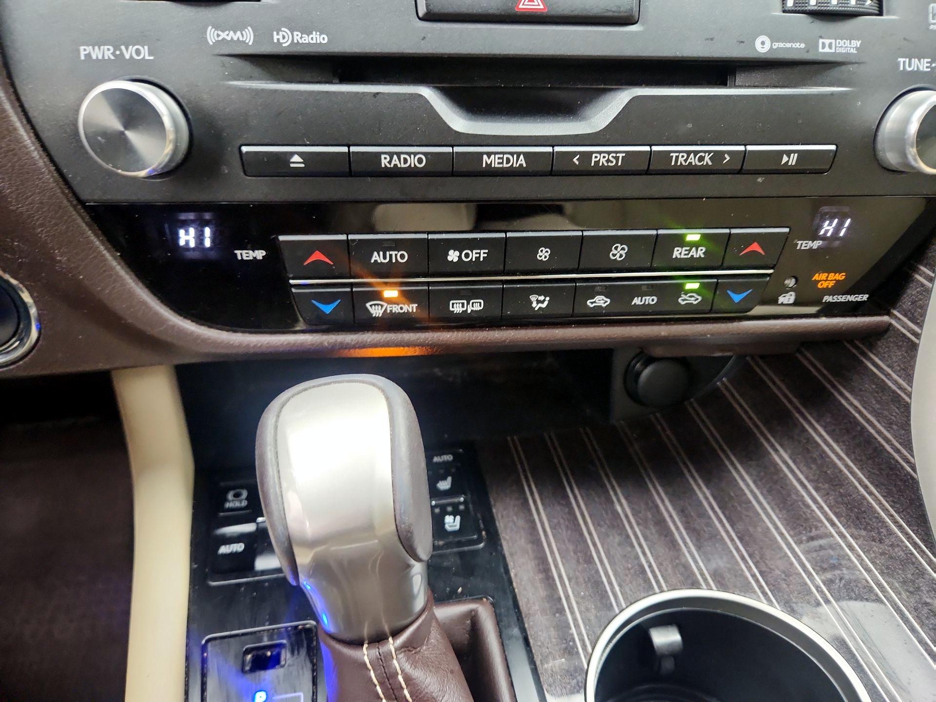 Thumbnail: 2018 Lexus RX - 17