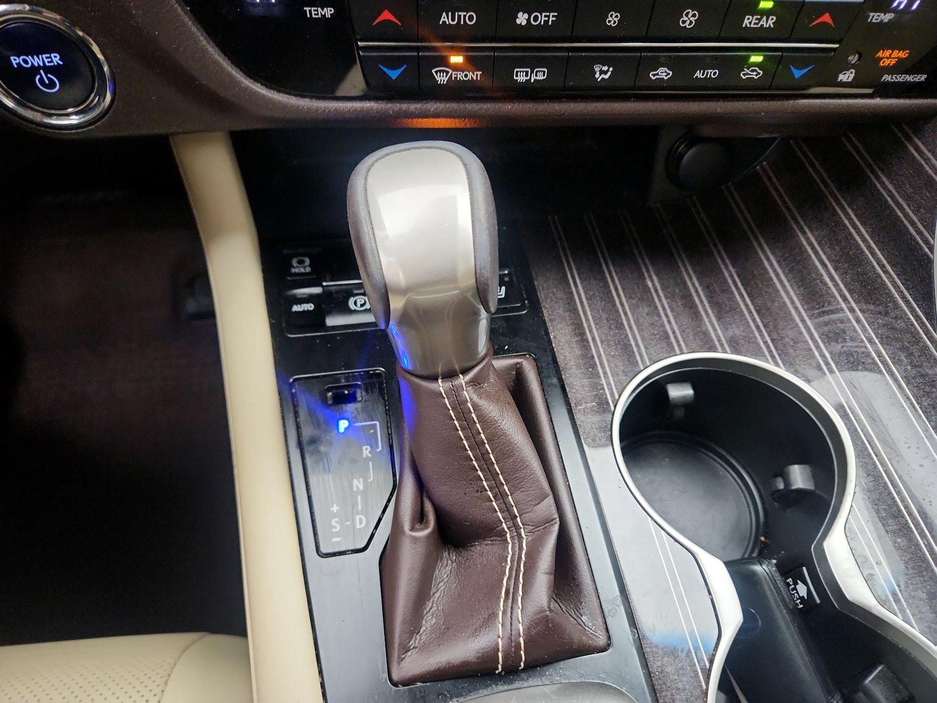 Thumbnail: 2018 Lexus RX - 18