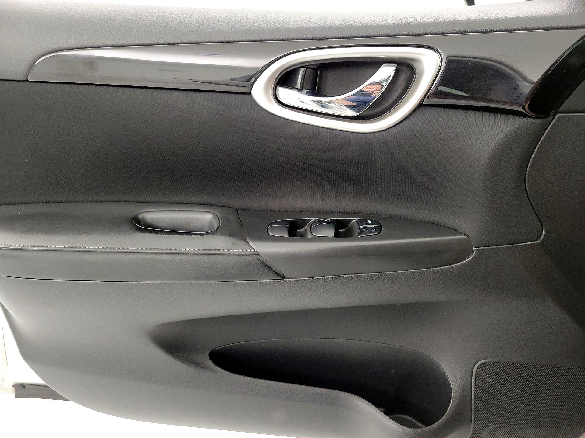 Thumbnail: 2019 Nissan Sentra - 12