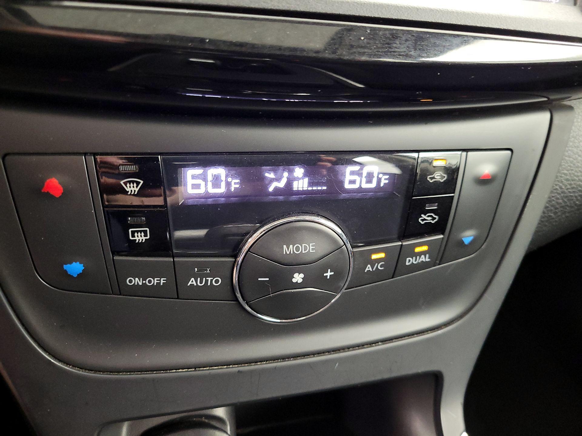 Thumbnail: 2019 Nissan Sentra - 16