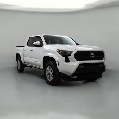 White 2024 Toyota Tacoma SR5