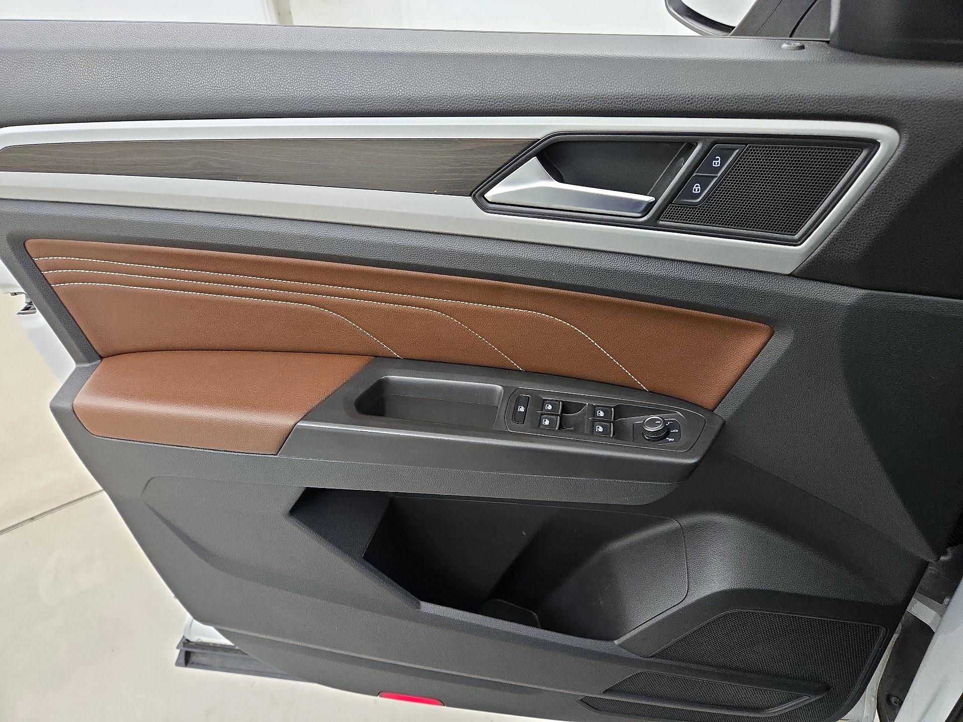 Thumbnail: 2022 Volkswagen Atlas - 12