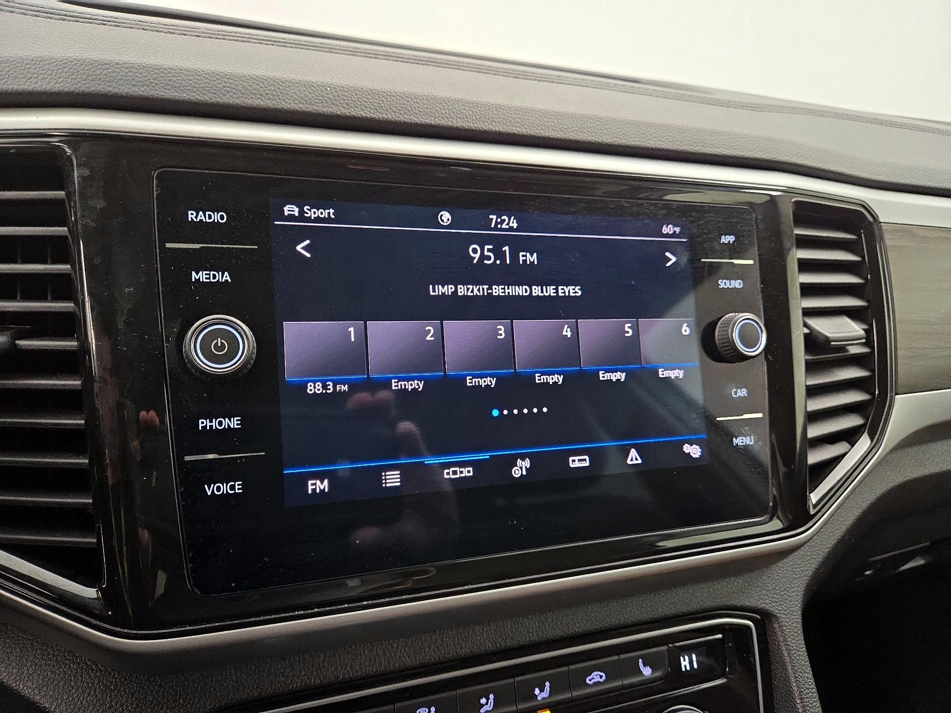 Thumbnail: 2022 Volkswagen Atlas - 15