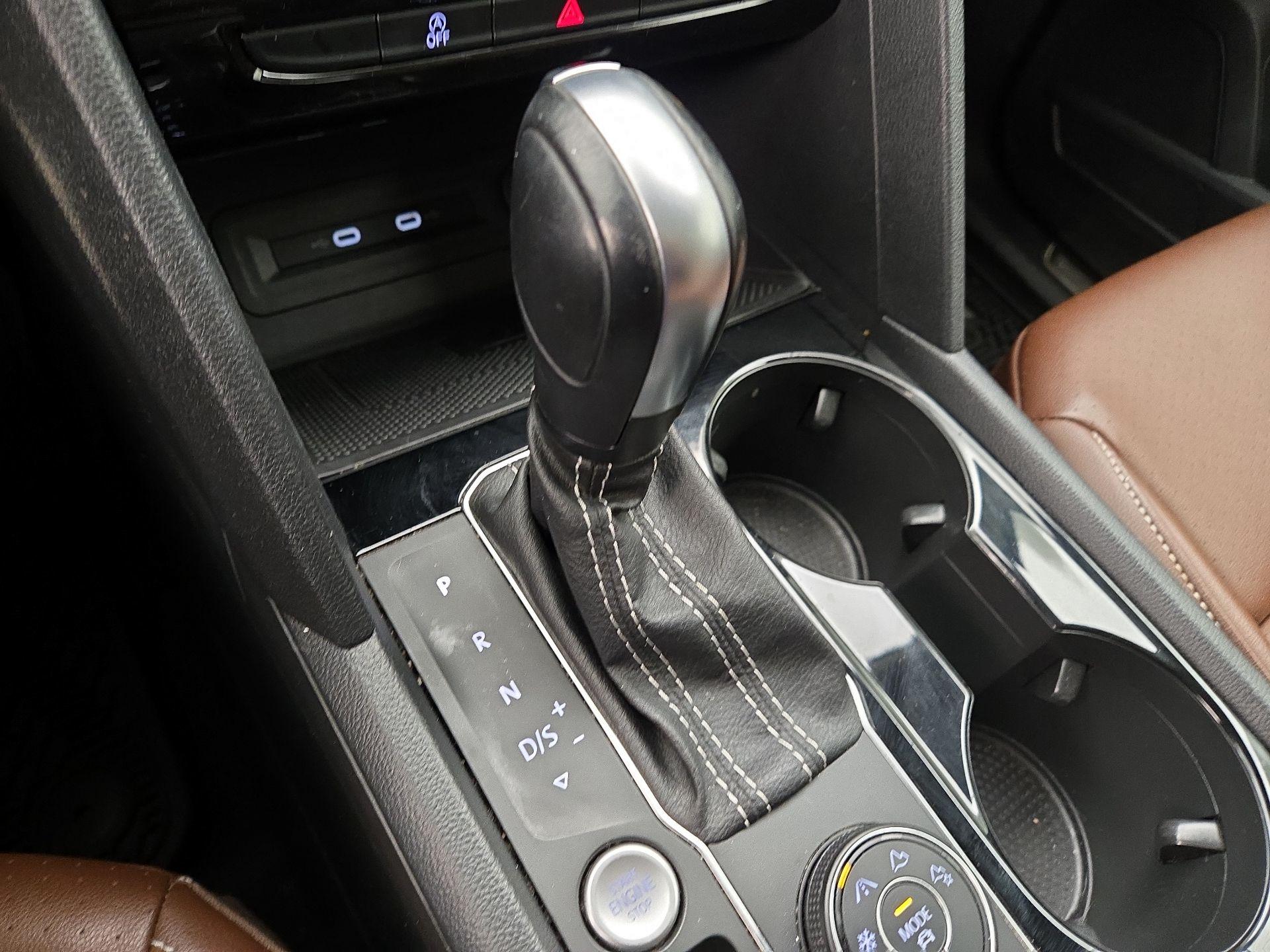 Thumbnail: 2022 Volkswagen Atlas - 17