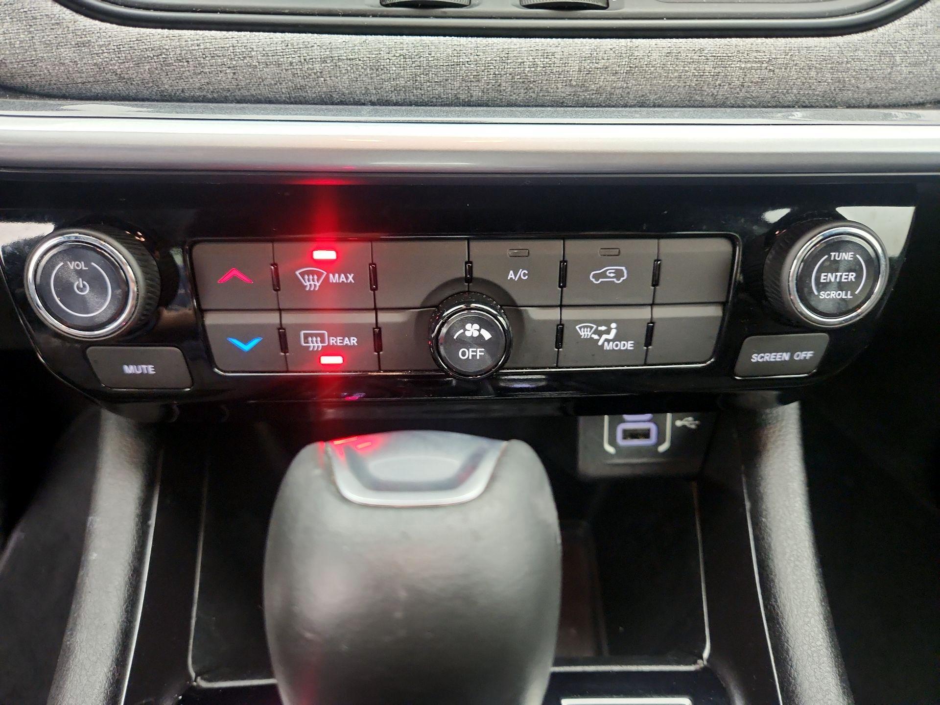 Thumbnail: 2023 Jeep Compass - 16