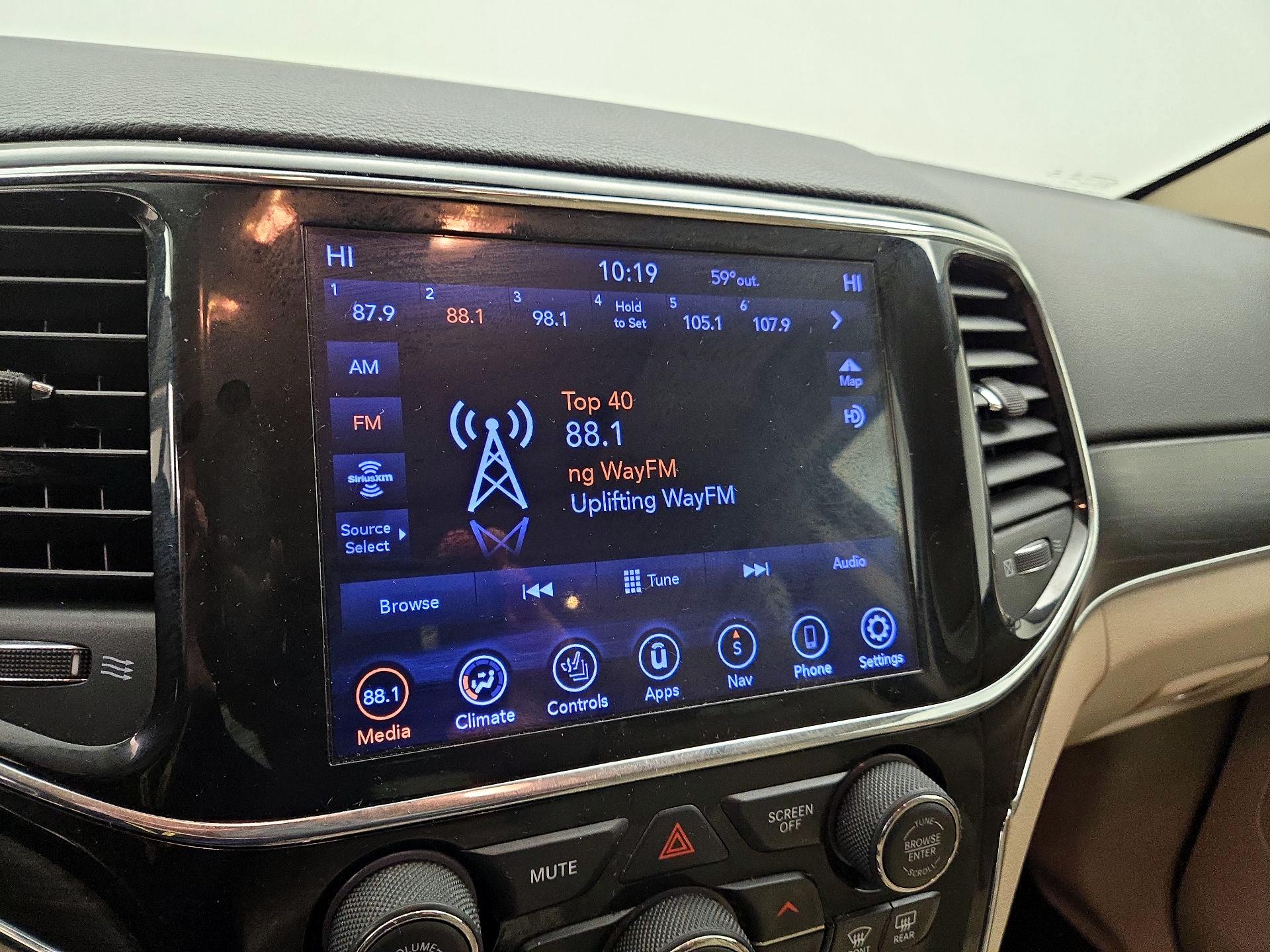 Thumbnail: 2021 Jeep Grand Cherokee - 16