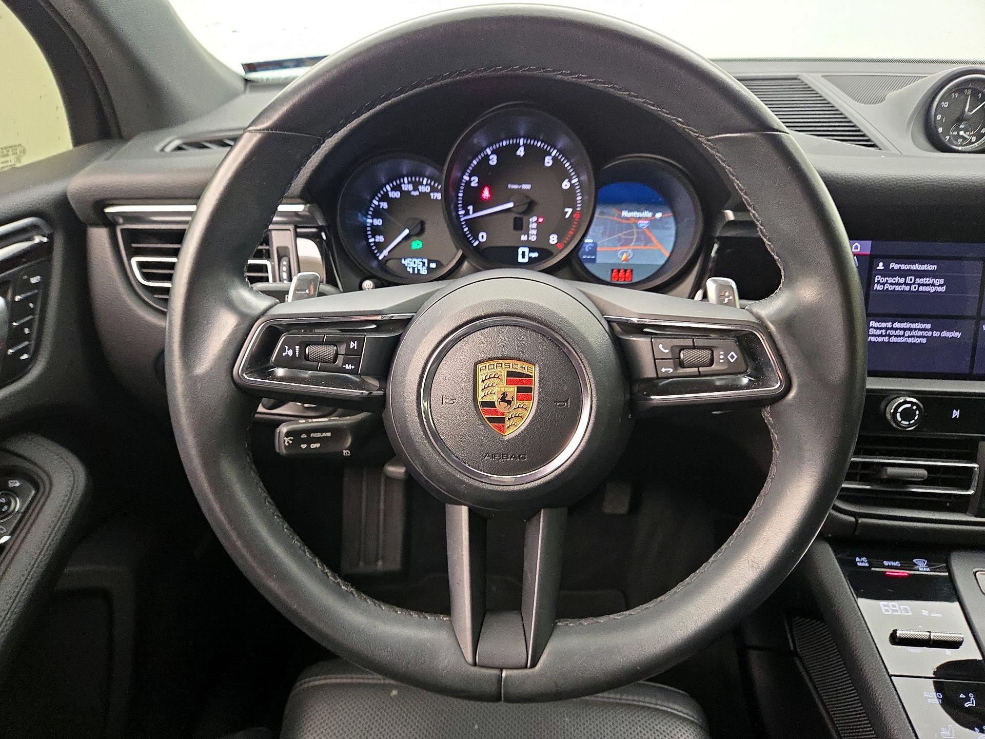 Thumbnail: 2022 Porsche Macan - 10