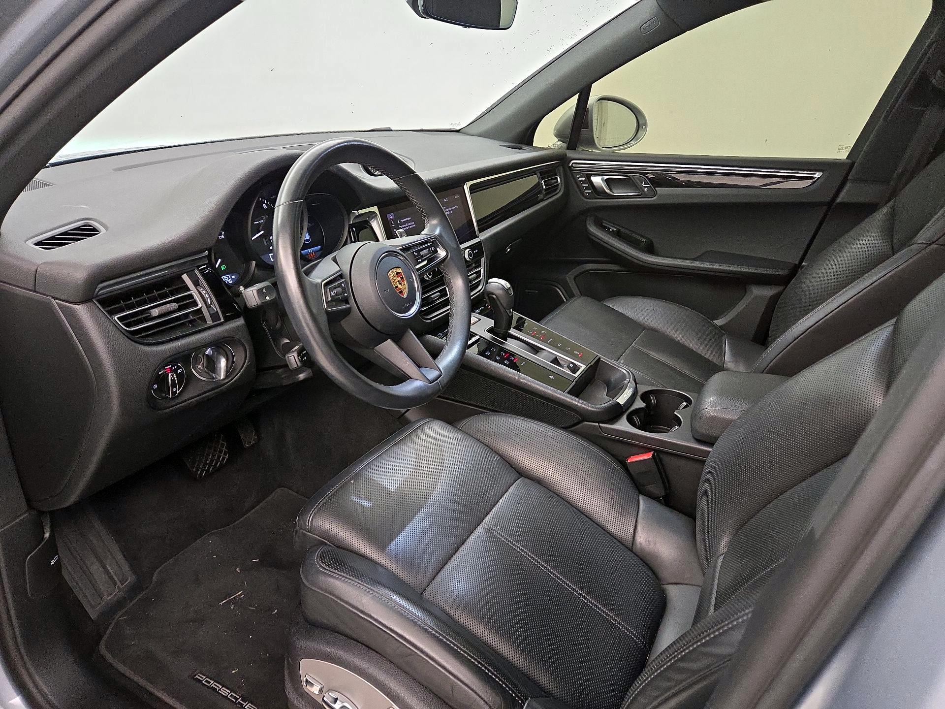 Thumbnail: 2022 Porsche Macan - 11