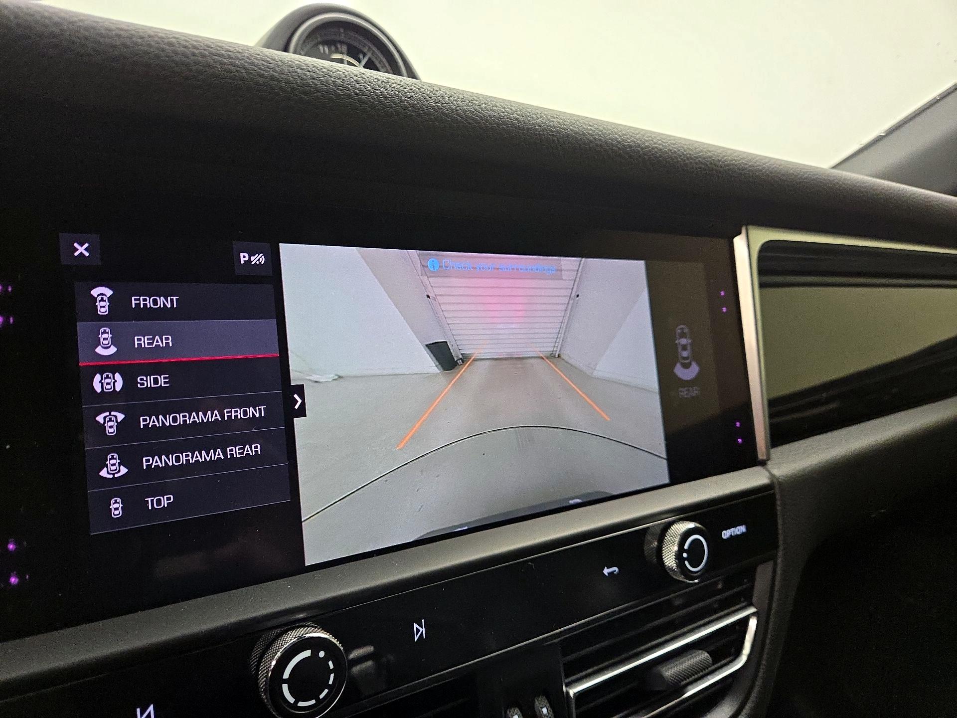 Thumbnail: 2022 Porsche Macan - 15