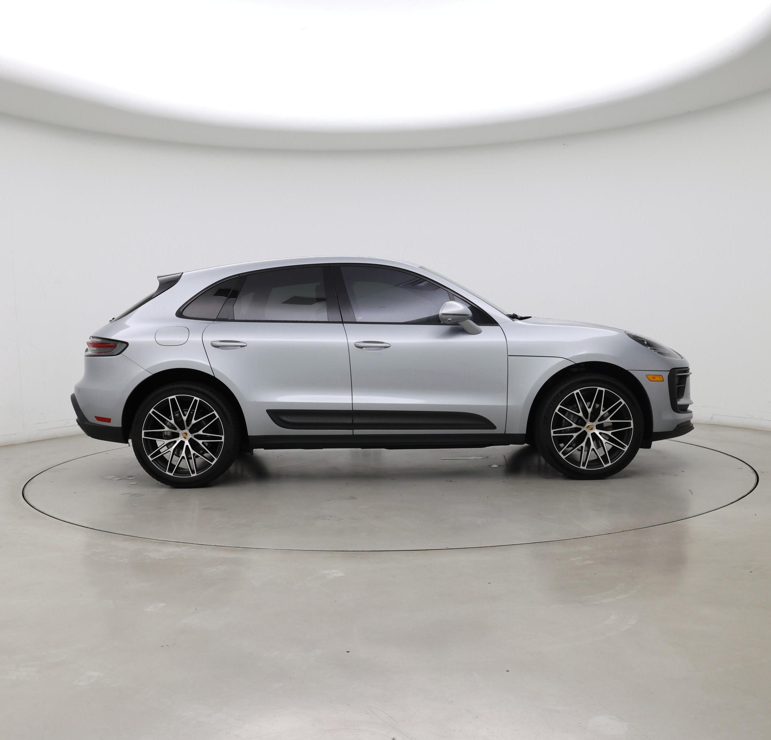 Thumbnail: 2022 Porsche Macan - 7