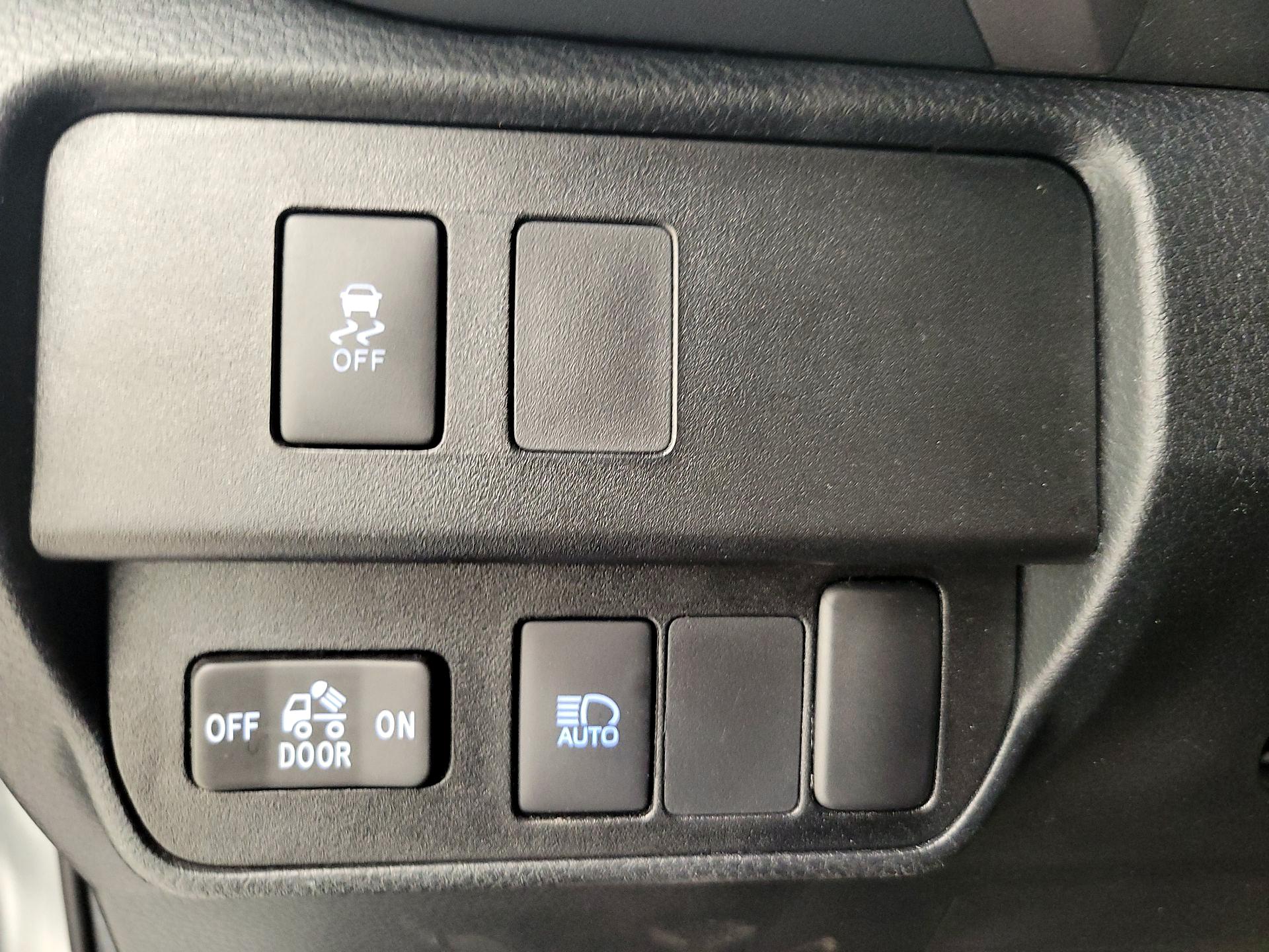 Thumbnail: 2022 Toyota Tacoma - 13