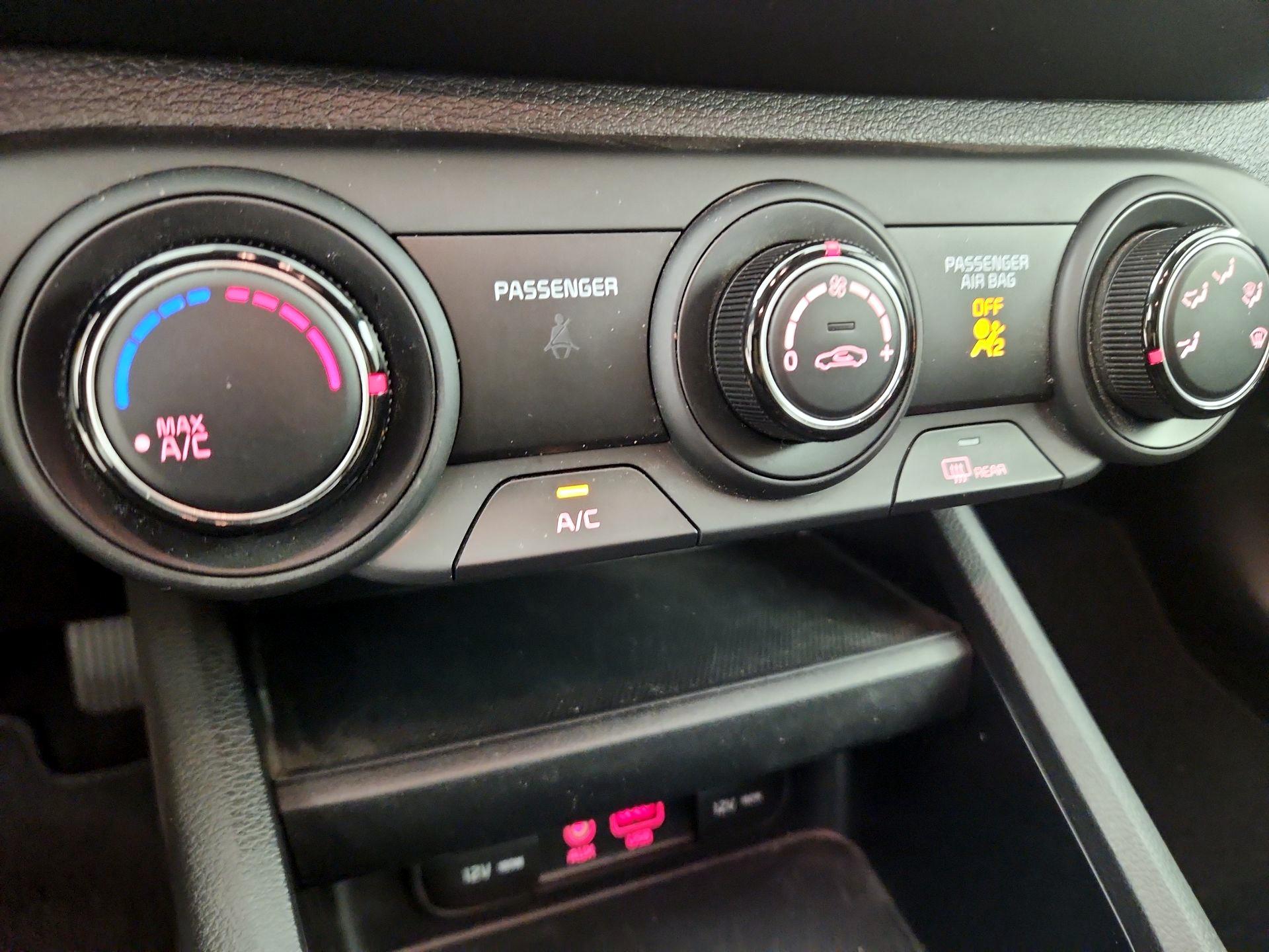 Thumbnail: 2021 Kia Forte - 16