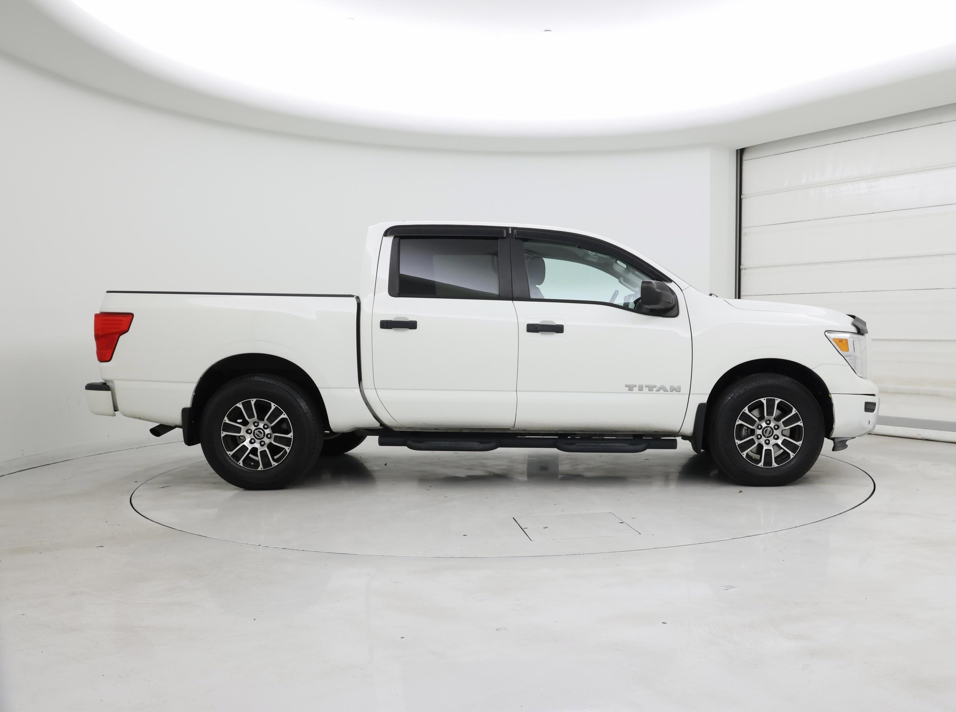 Thumbnail: 2022 Nissan Titan - 7